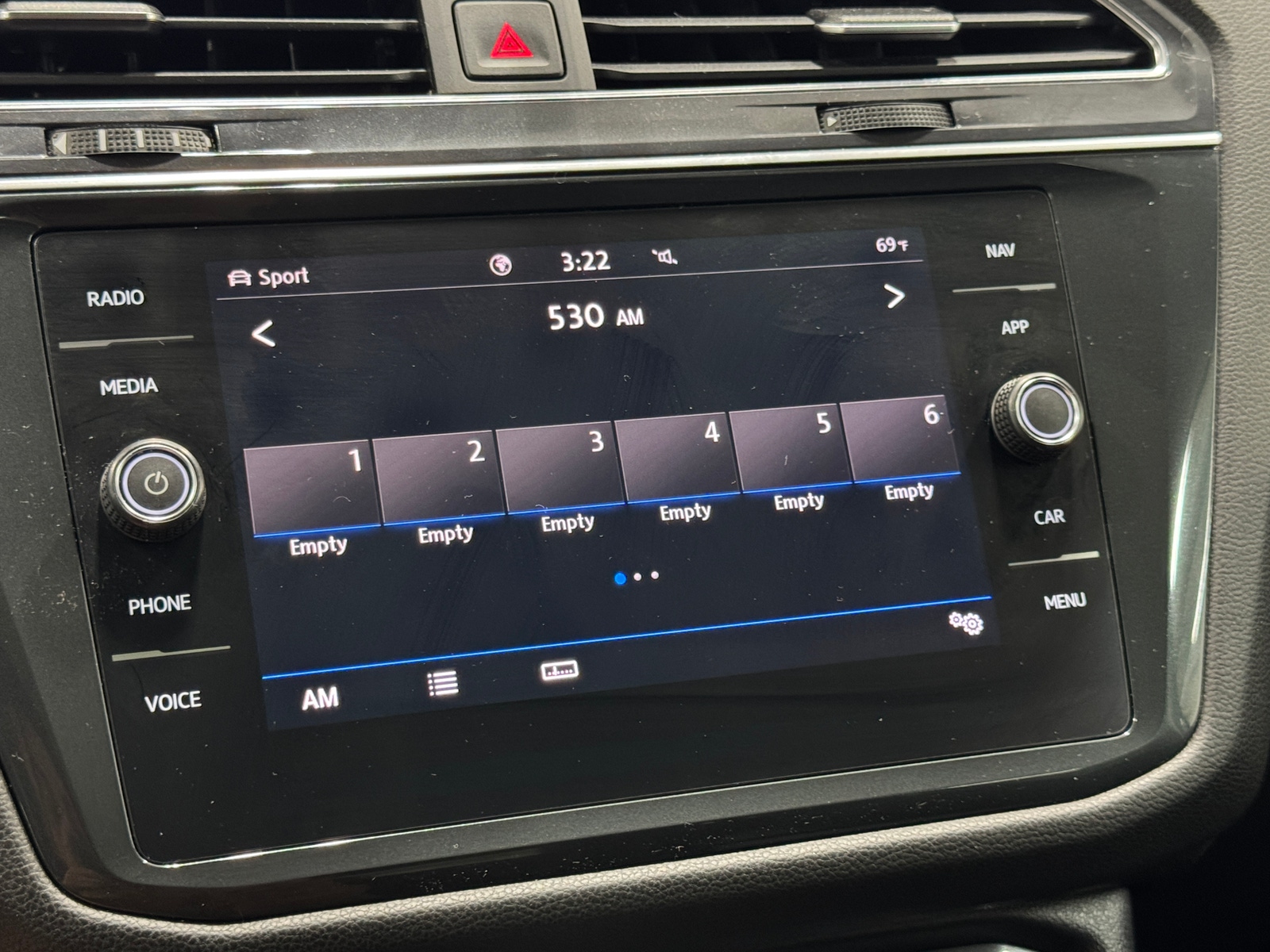 Thumbnail: 2020 Volkswagen Tiguan - 3