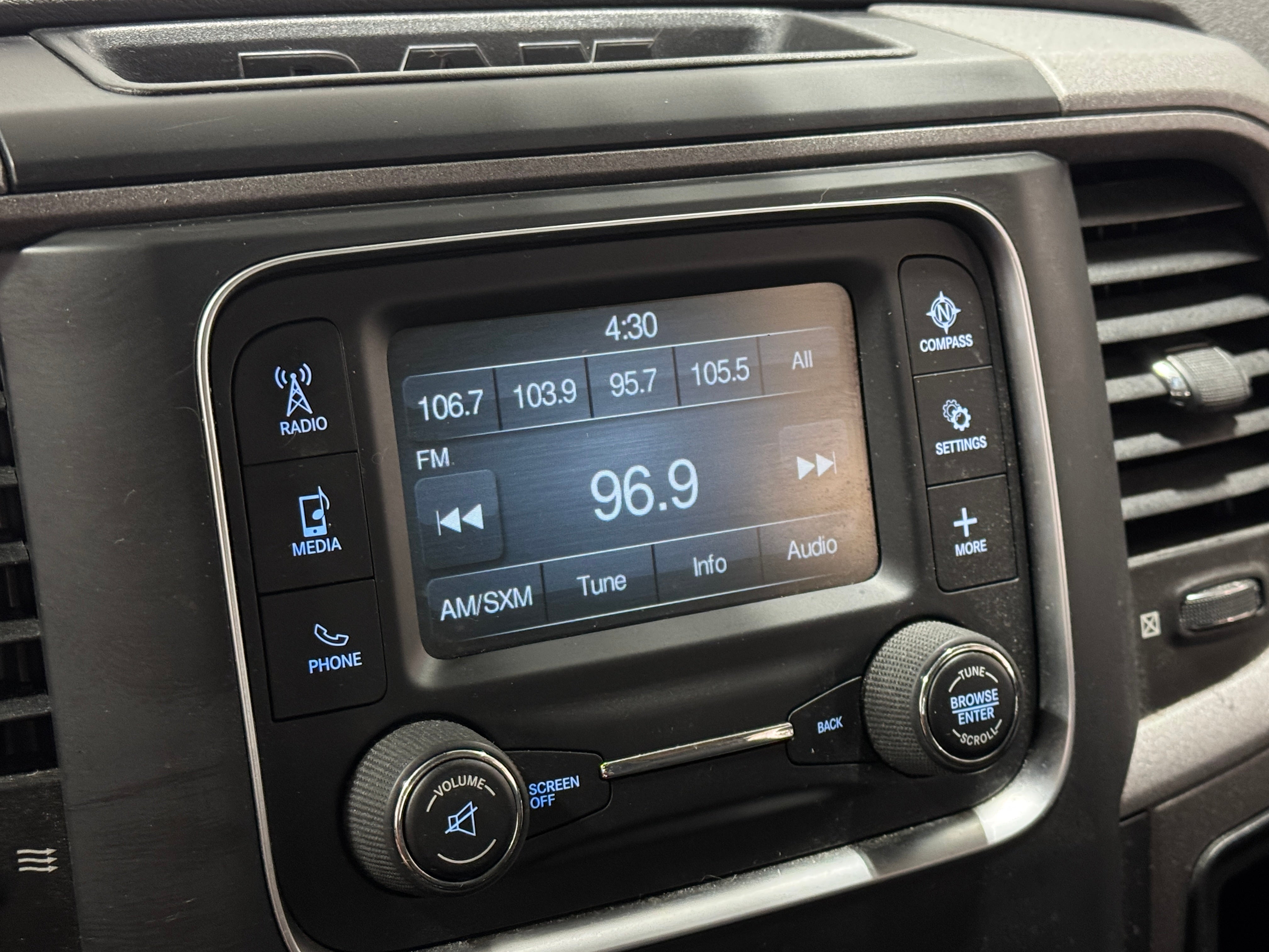 2019 RAM 1500 Classic Express 3