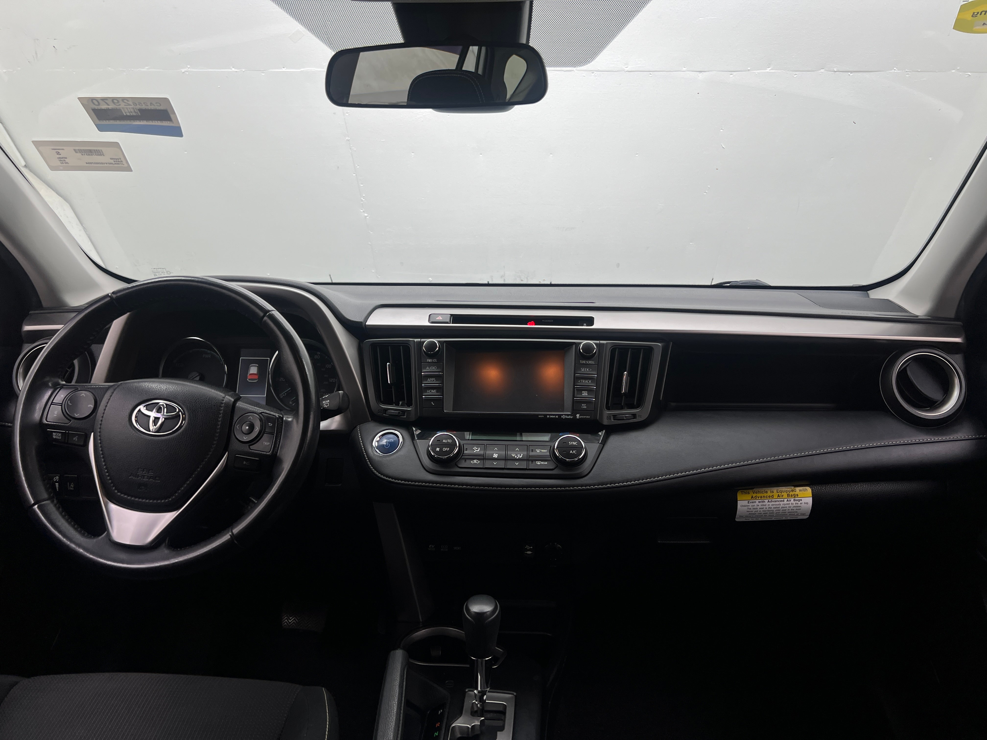 2016 Toyota RAV4 XLE 3