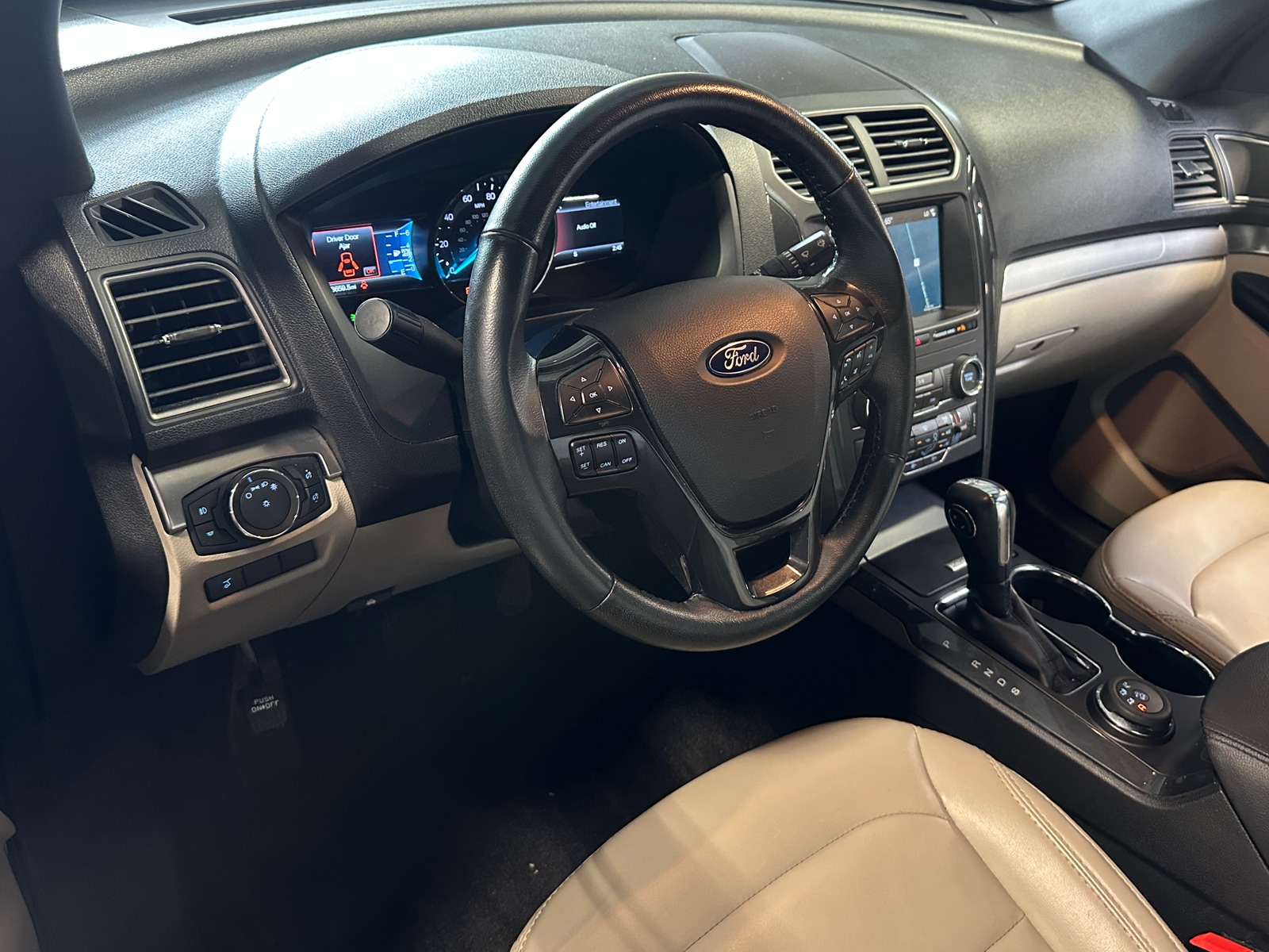Thumbnail: 2019 Ford Explorer - 3
