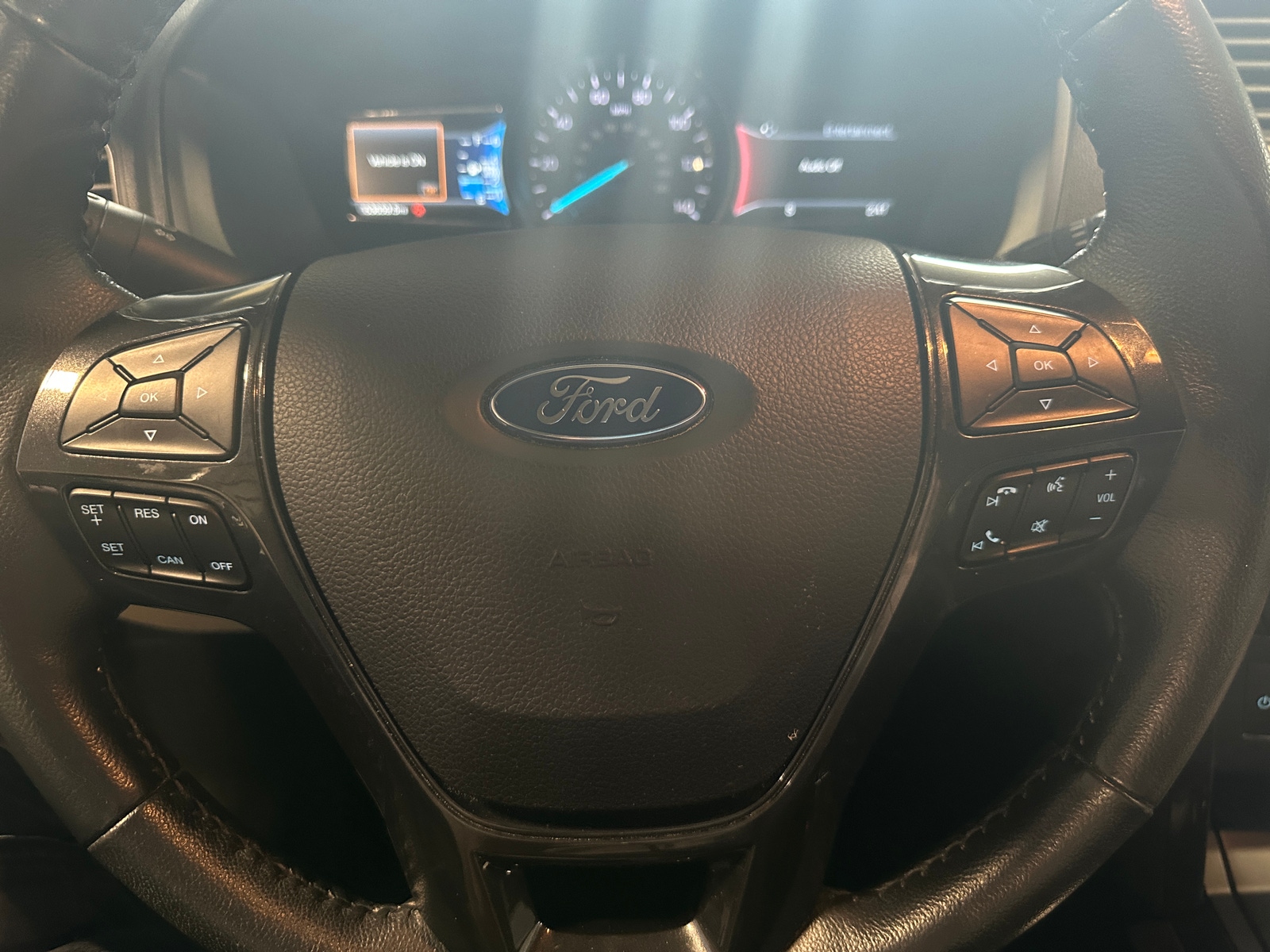 Thumbnail: 2019 Ford Explorer - 5