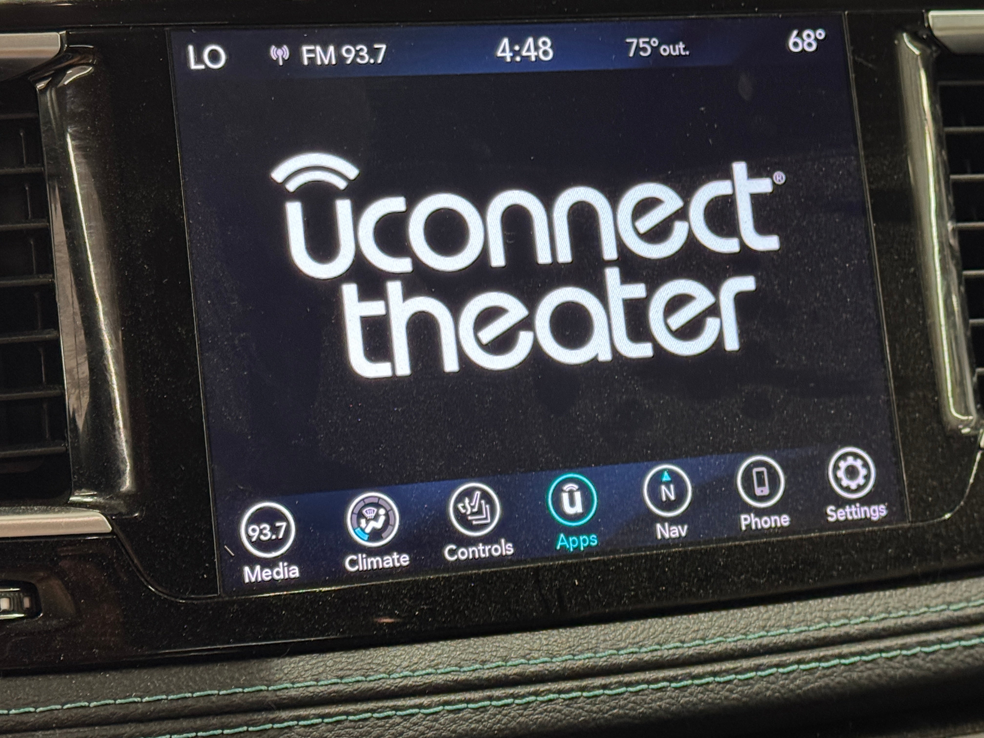 2018 Chrysler Pacifica Hybrid Limited 3