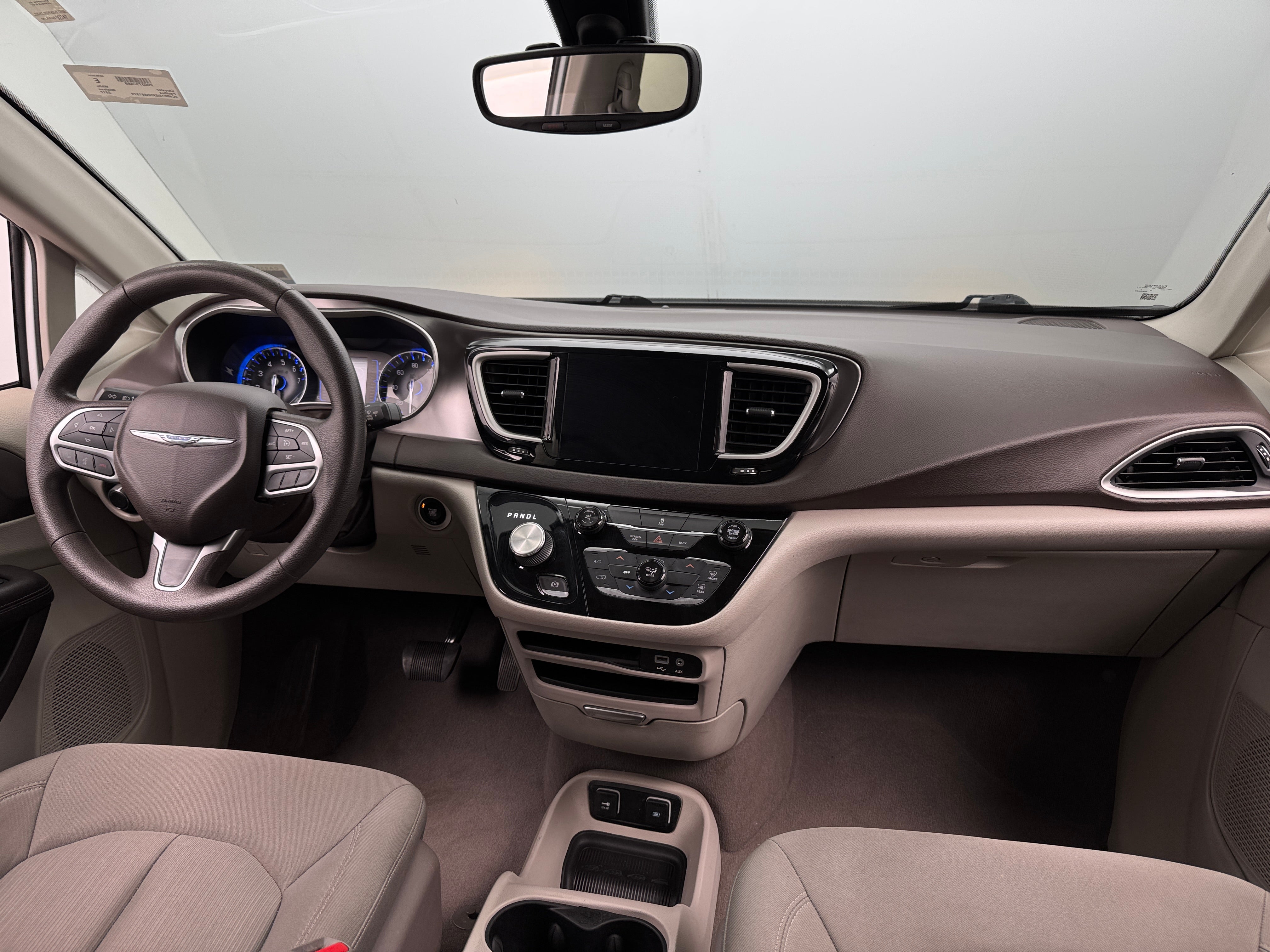 2017 Chrysler Pacifica Touring 3