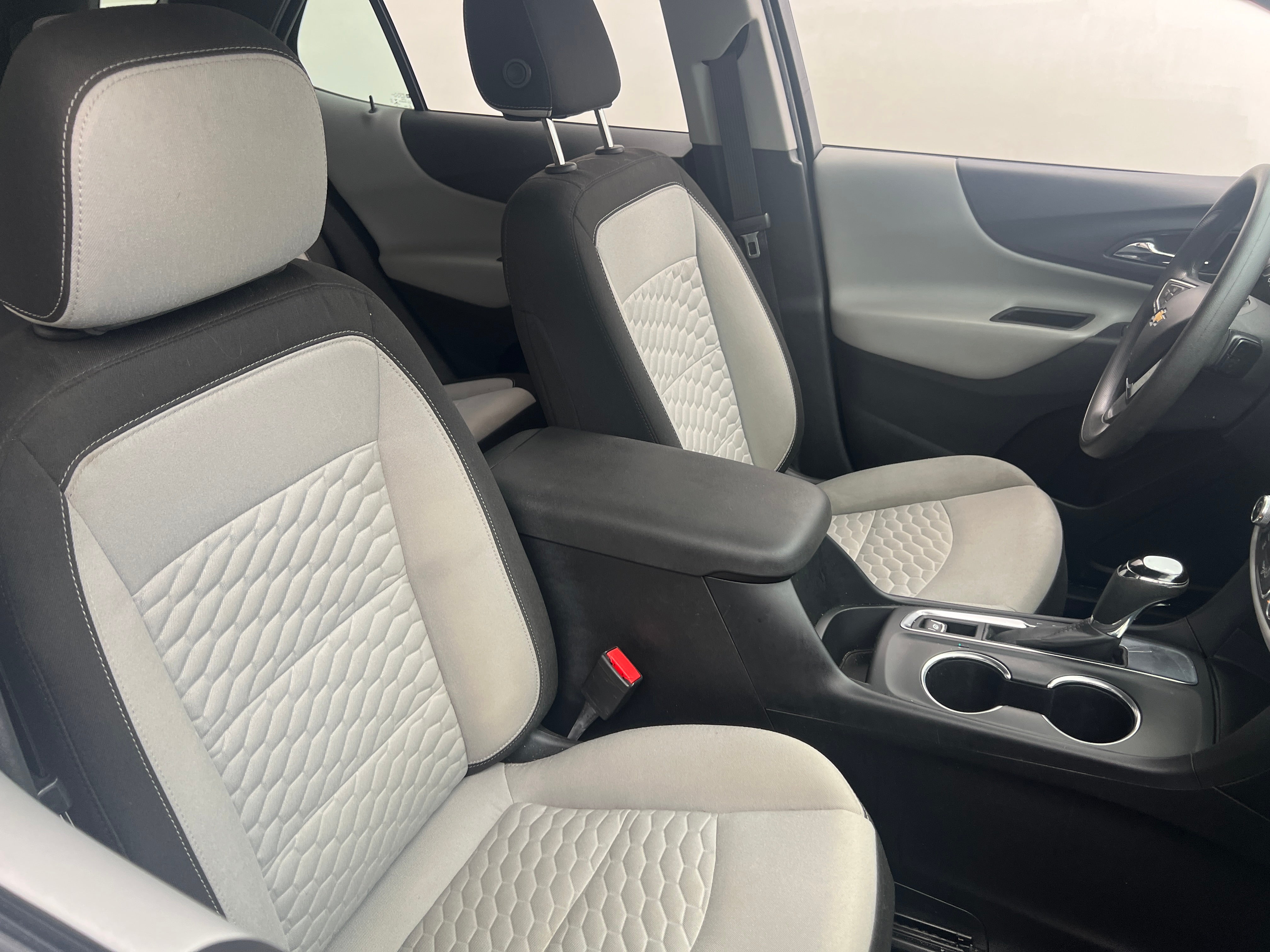 2019 Chevrolet Equinox LS 2