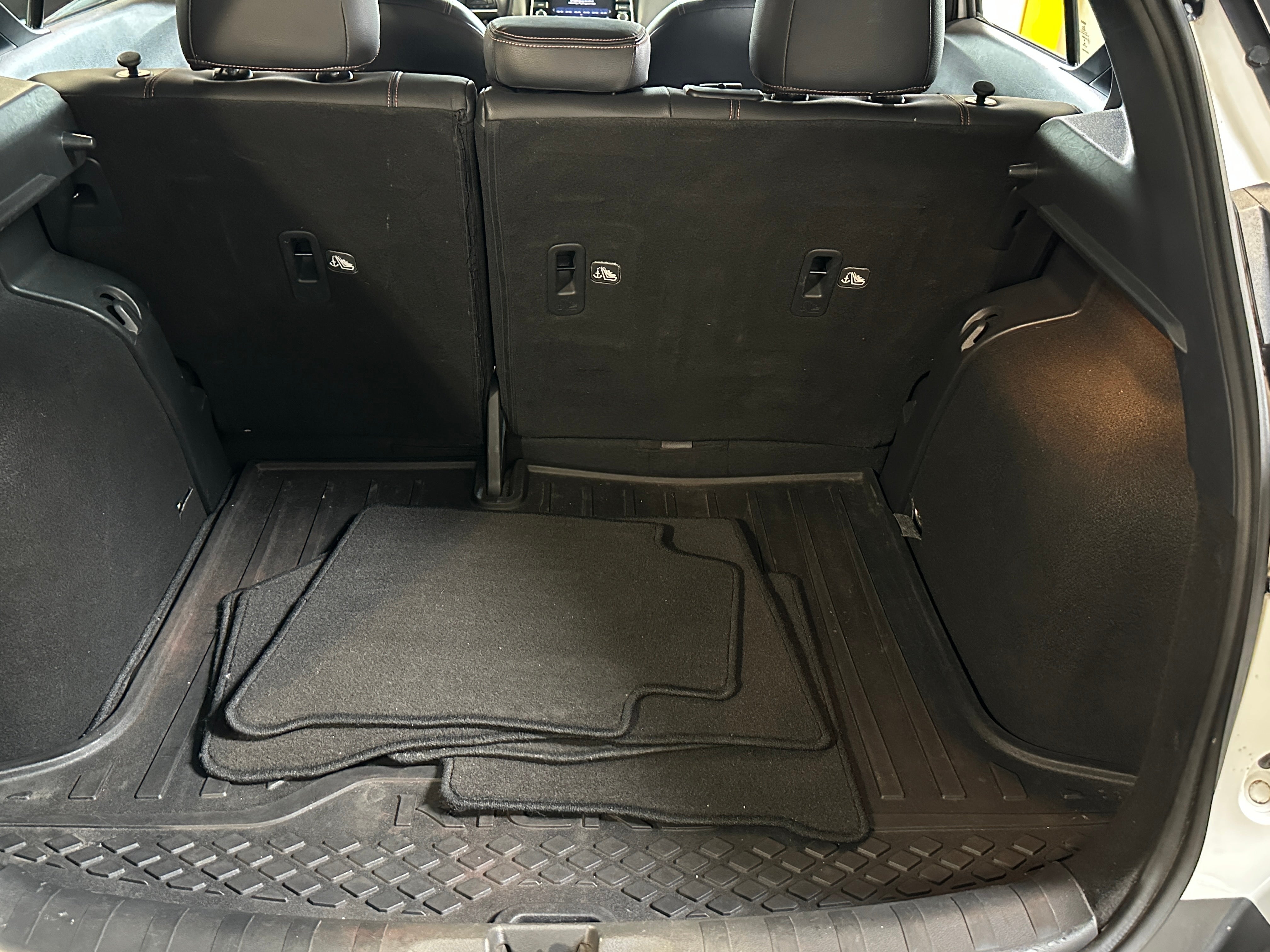 2019 Nissan Kicks SR 6