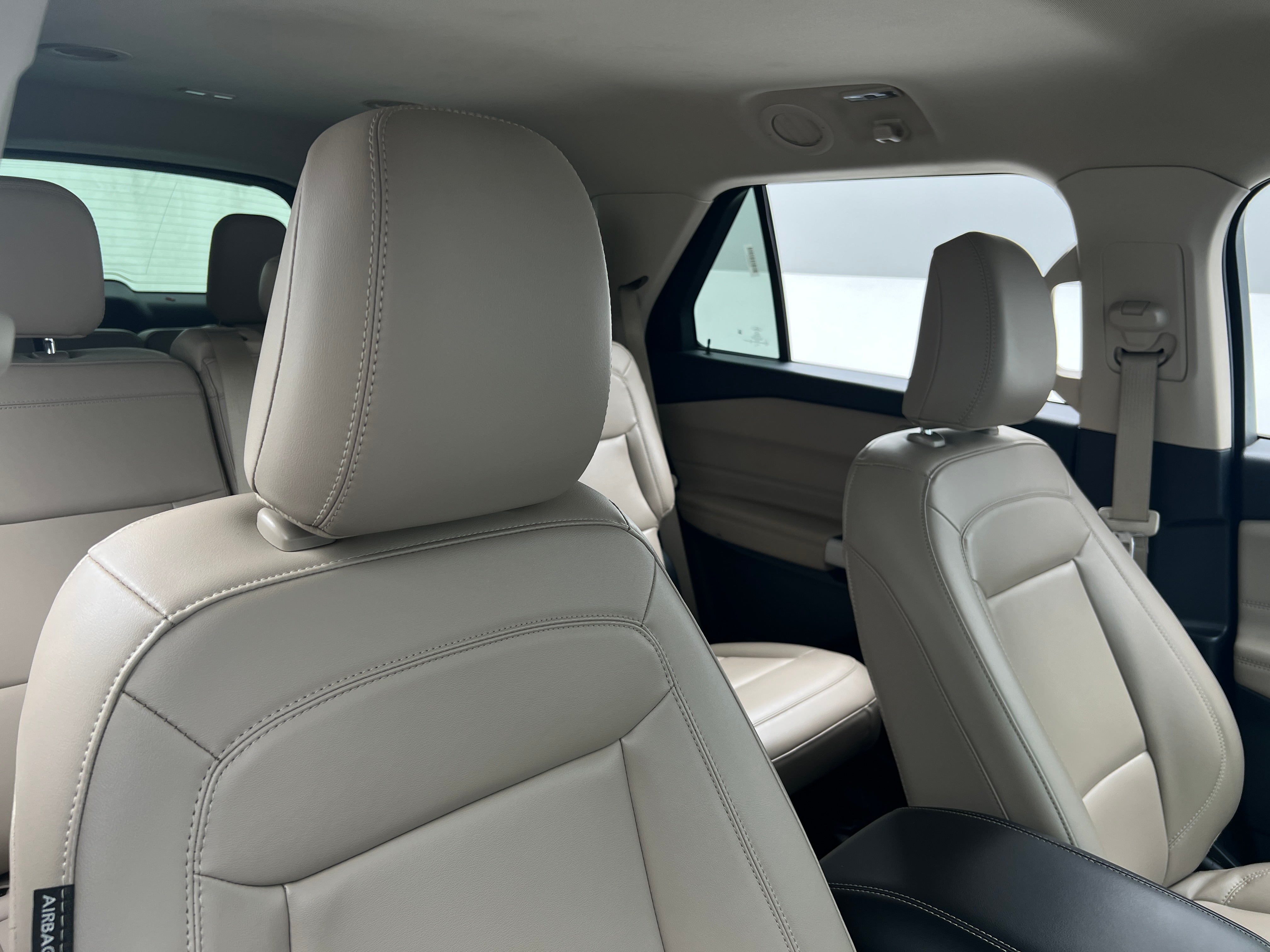 2024 Ford Explorer XLT 2