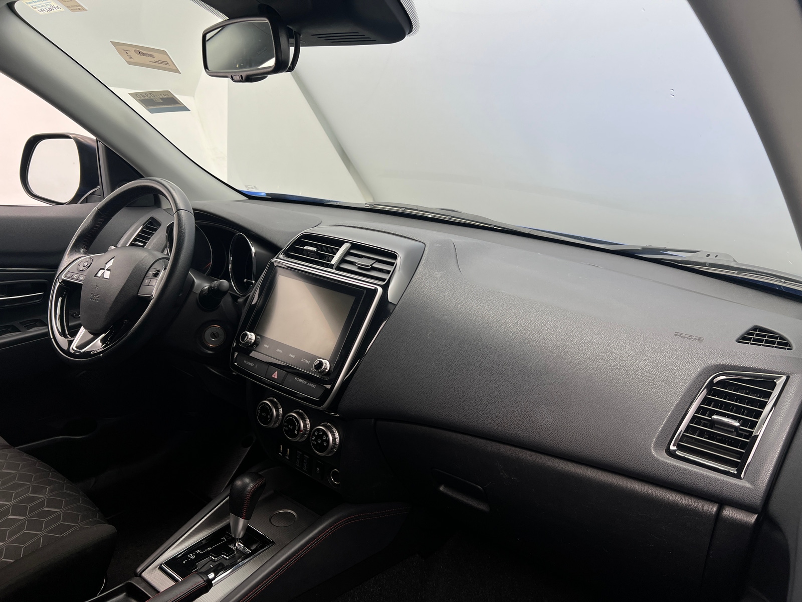 Thumbnail: 2022 Mitsubishi Outlander Sport - 3
