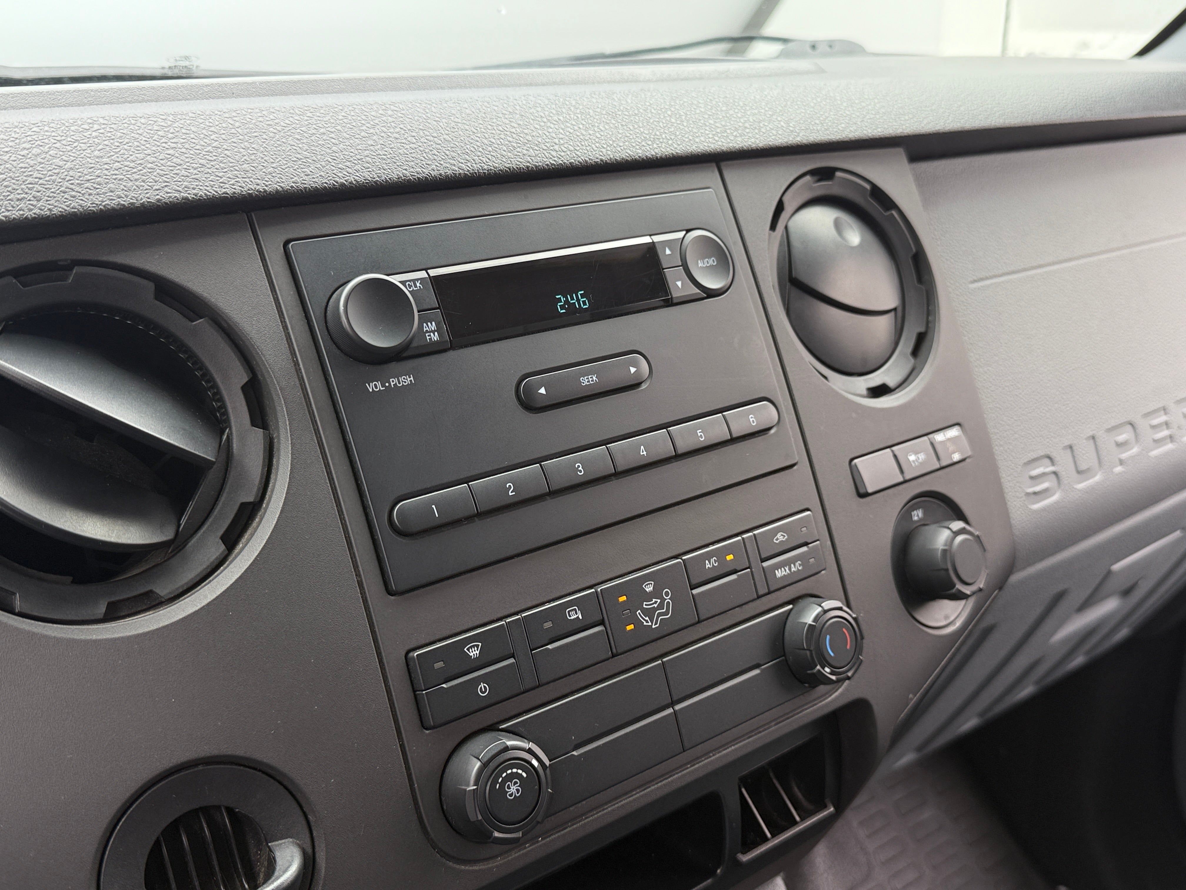 2015 Ford Econoline E-250 4