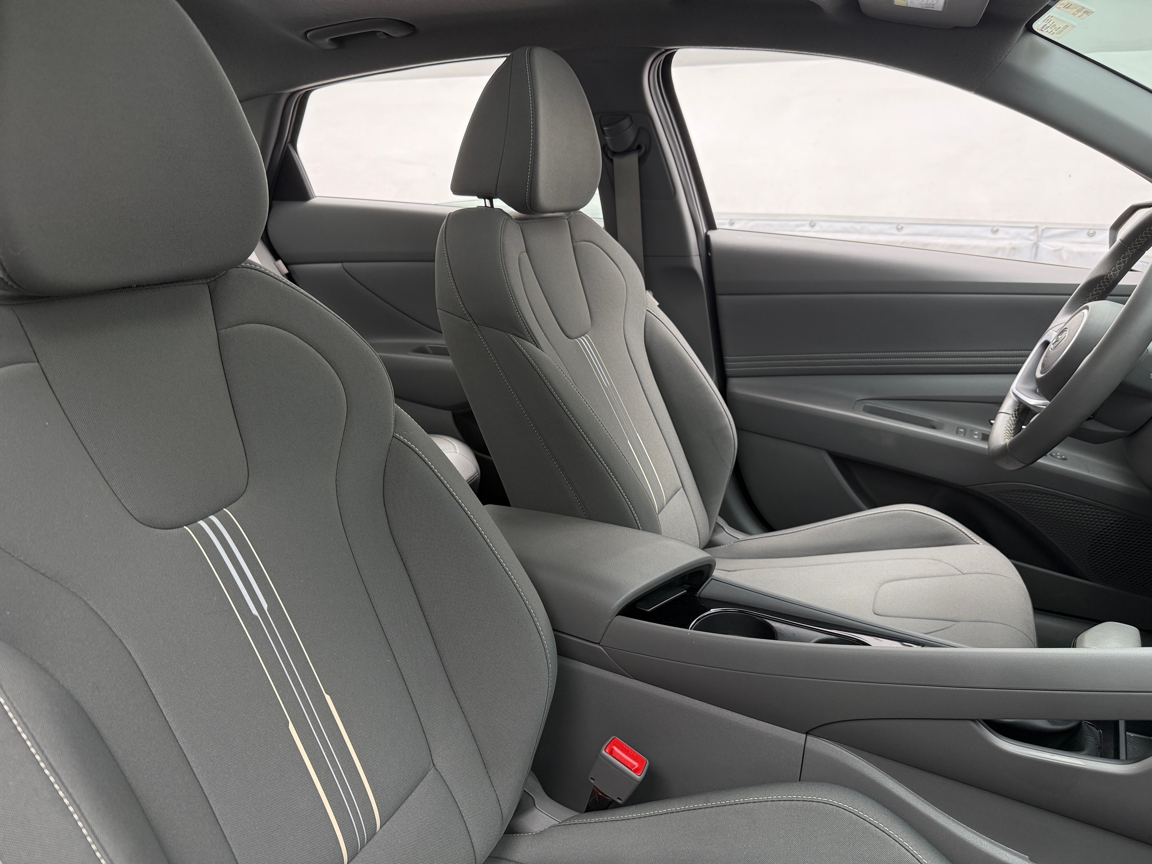2024 Hyundai Elantra SEL 2
