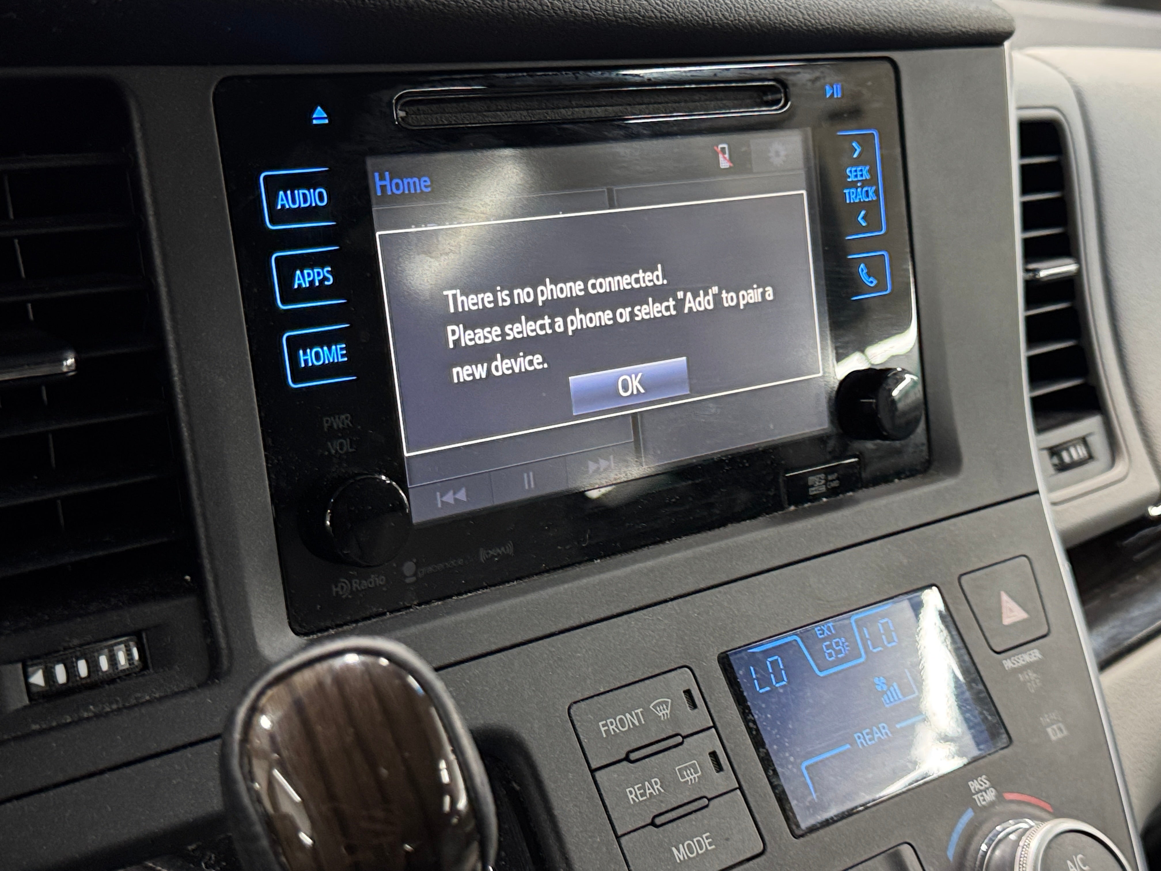 2017 Toyota Sienna XLE Premium 3