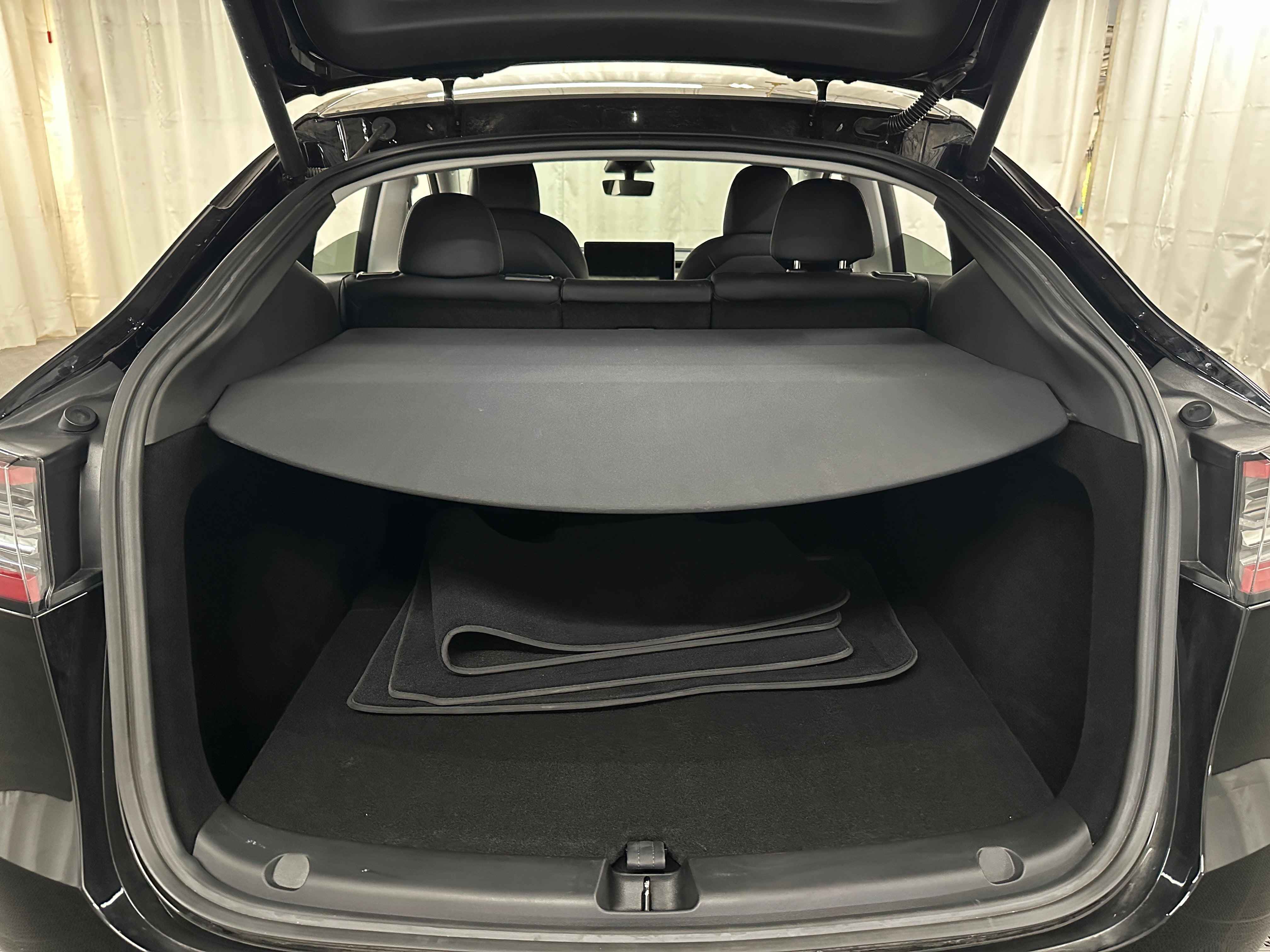 2023 Tesla Model Y Long Range 6