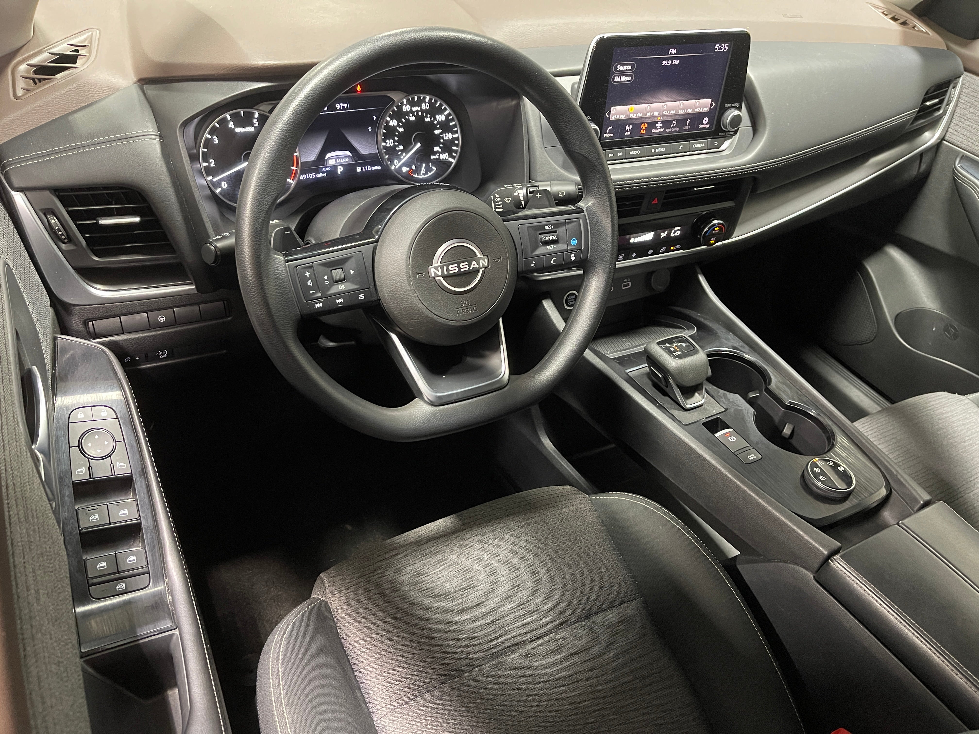 2023 Nissan Rogue SV 3