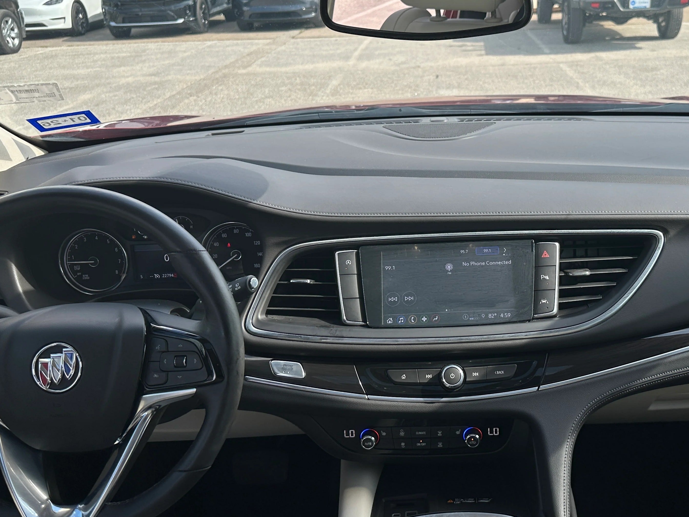 2024 Buick Enclave Essence 2
