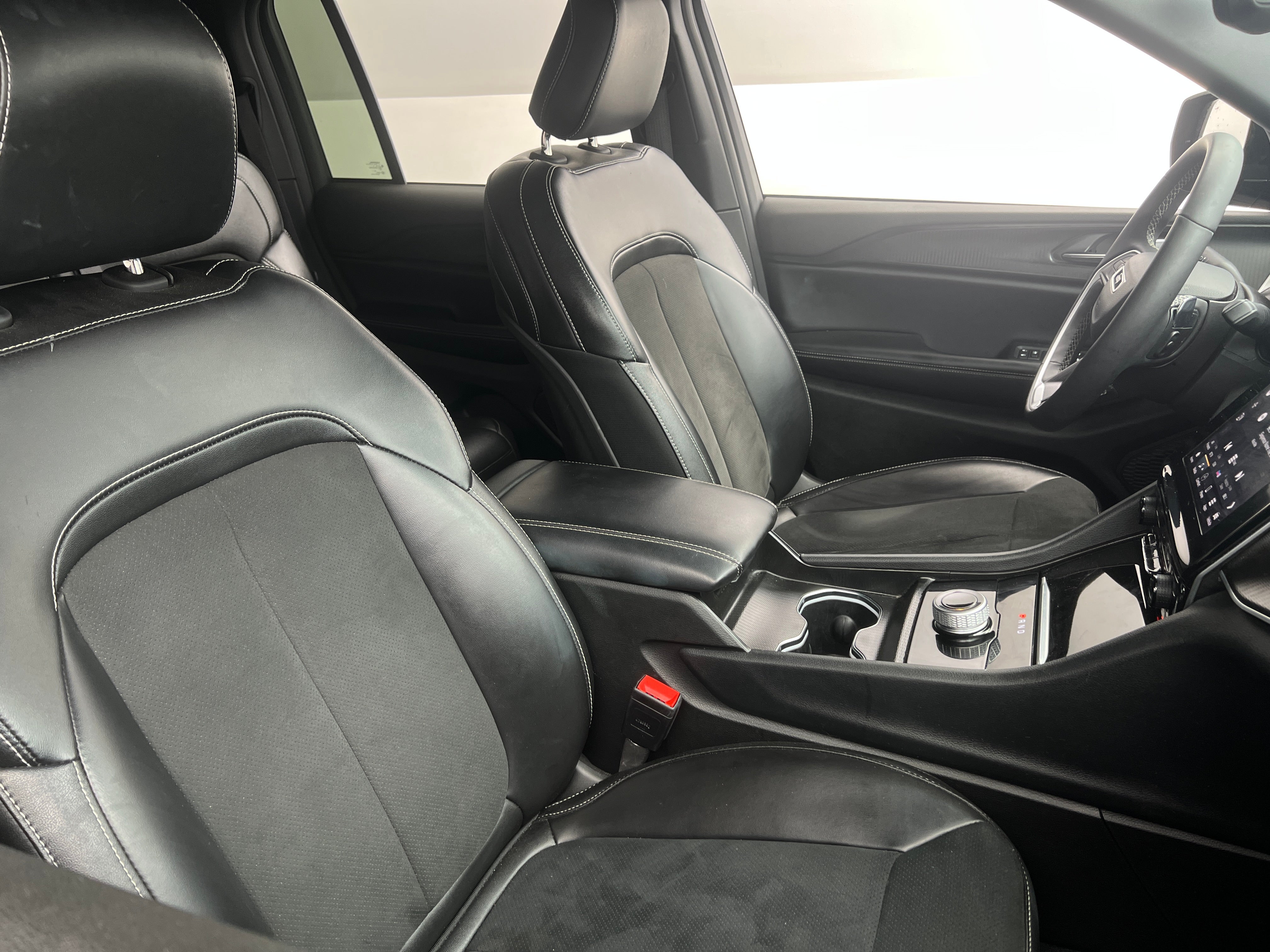 2024 Jeep Grand Cherokee Altitude 2