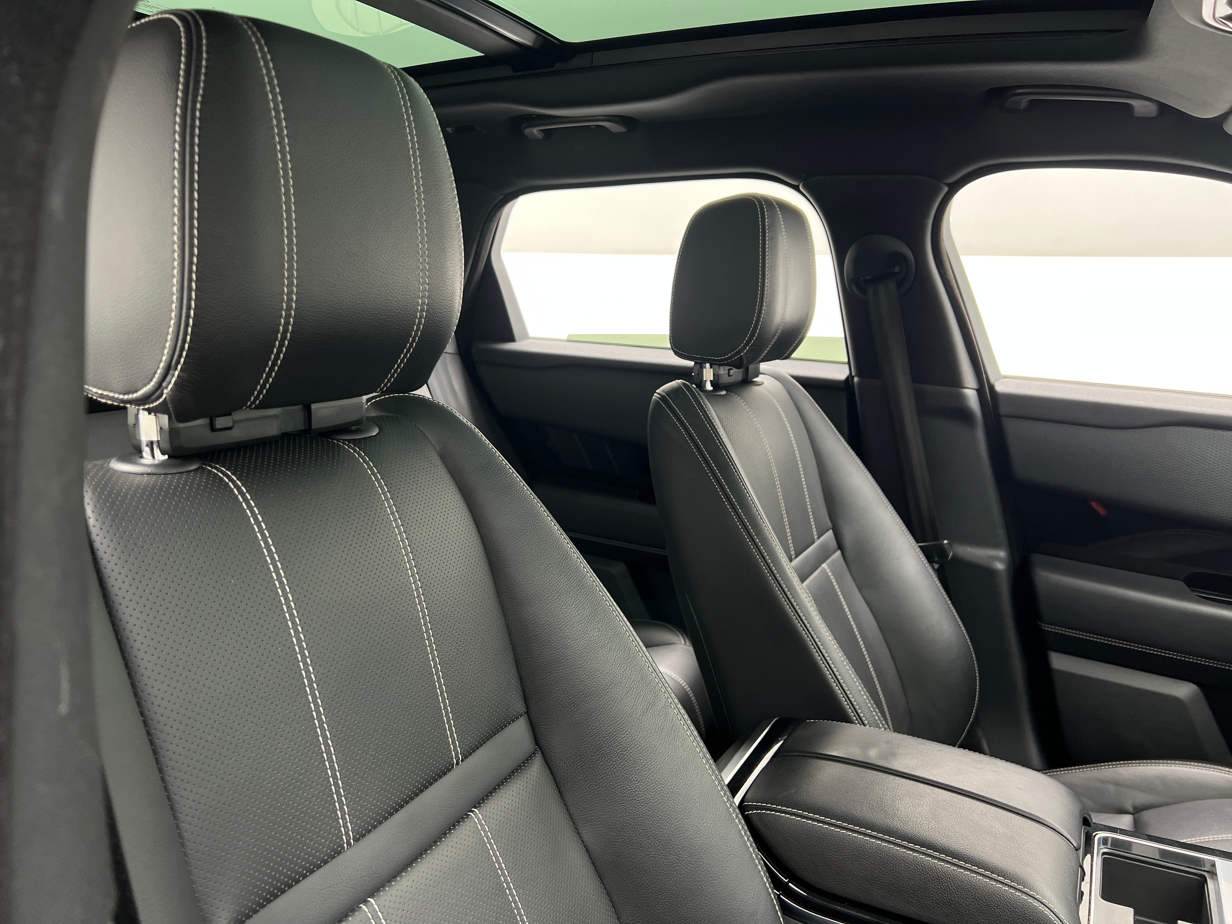 2019 Land Rover Range Rover Velar R-Dynamic SE 2