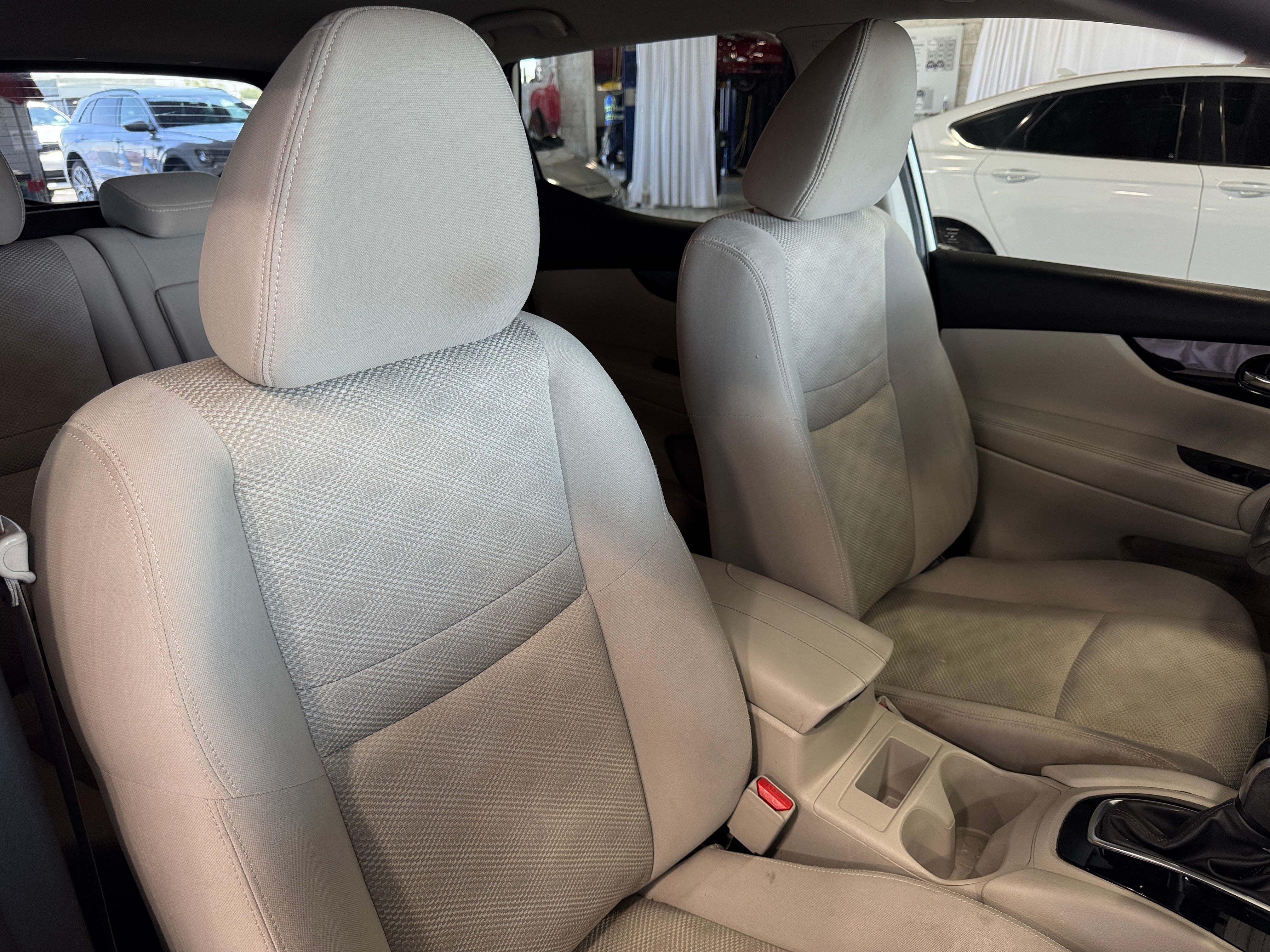 2018 Nissan Rogue Sport SV 2