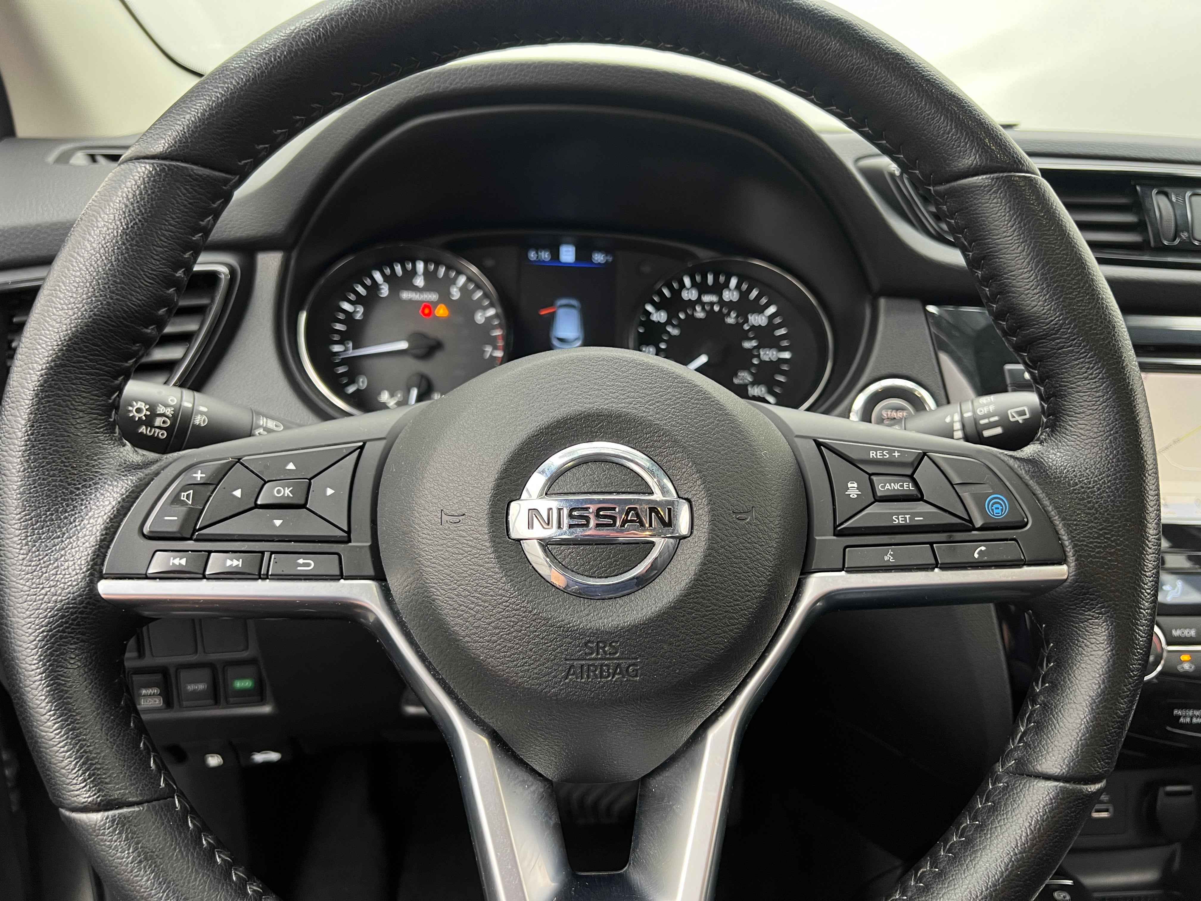2022 Nissan Rogue Sport SL 4