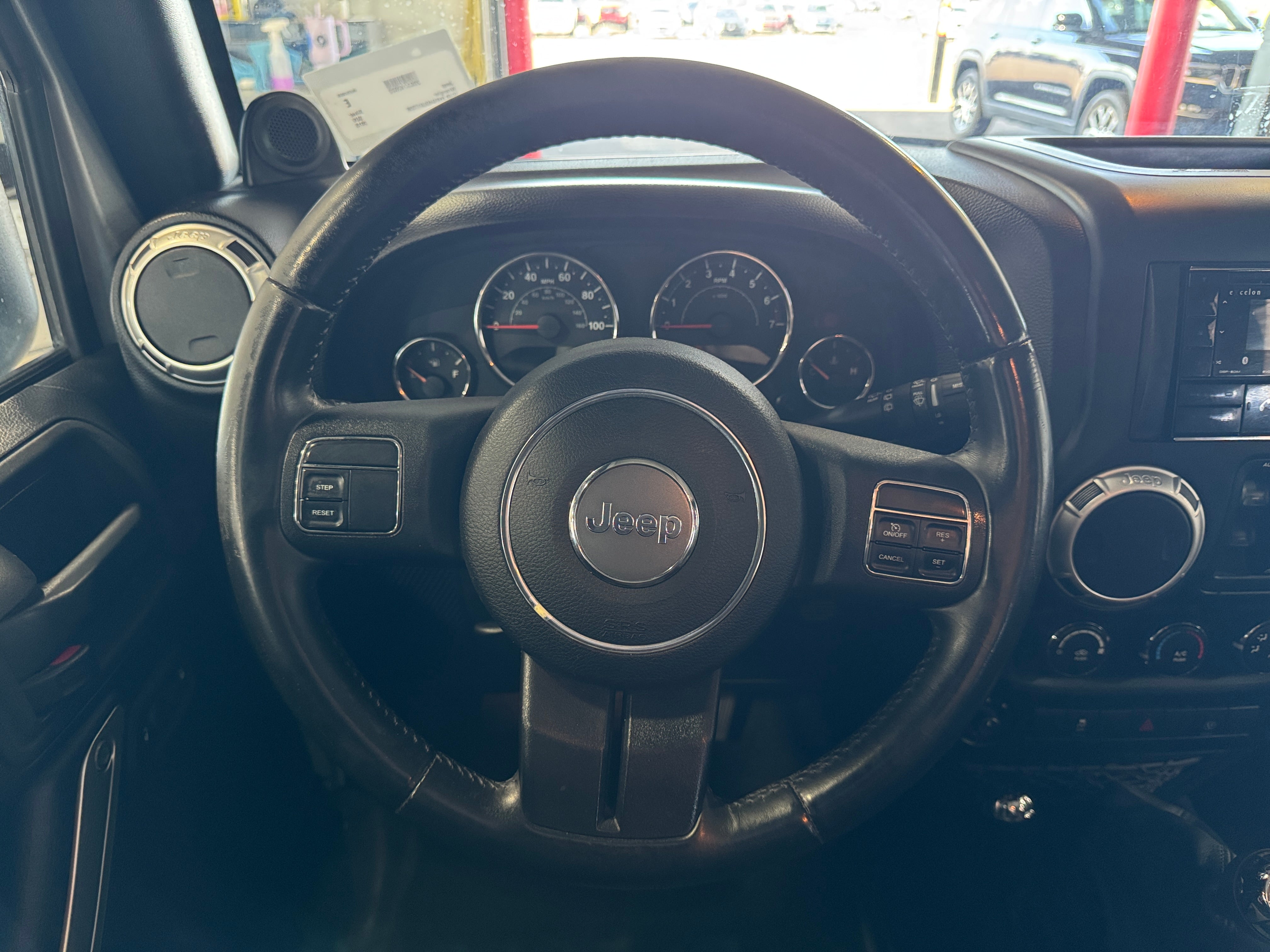 2013 Jeep Wrangler Unlimited Sahara 5