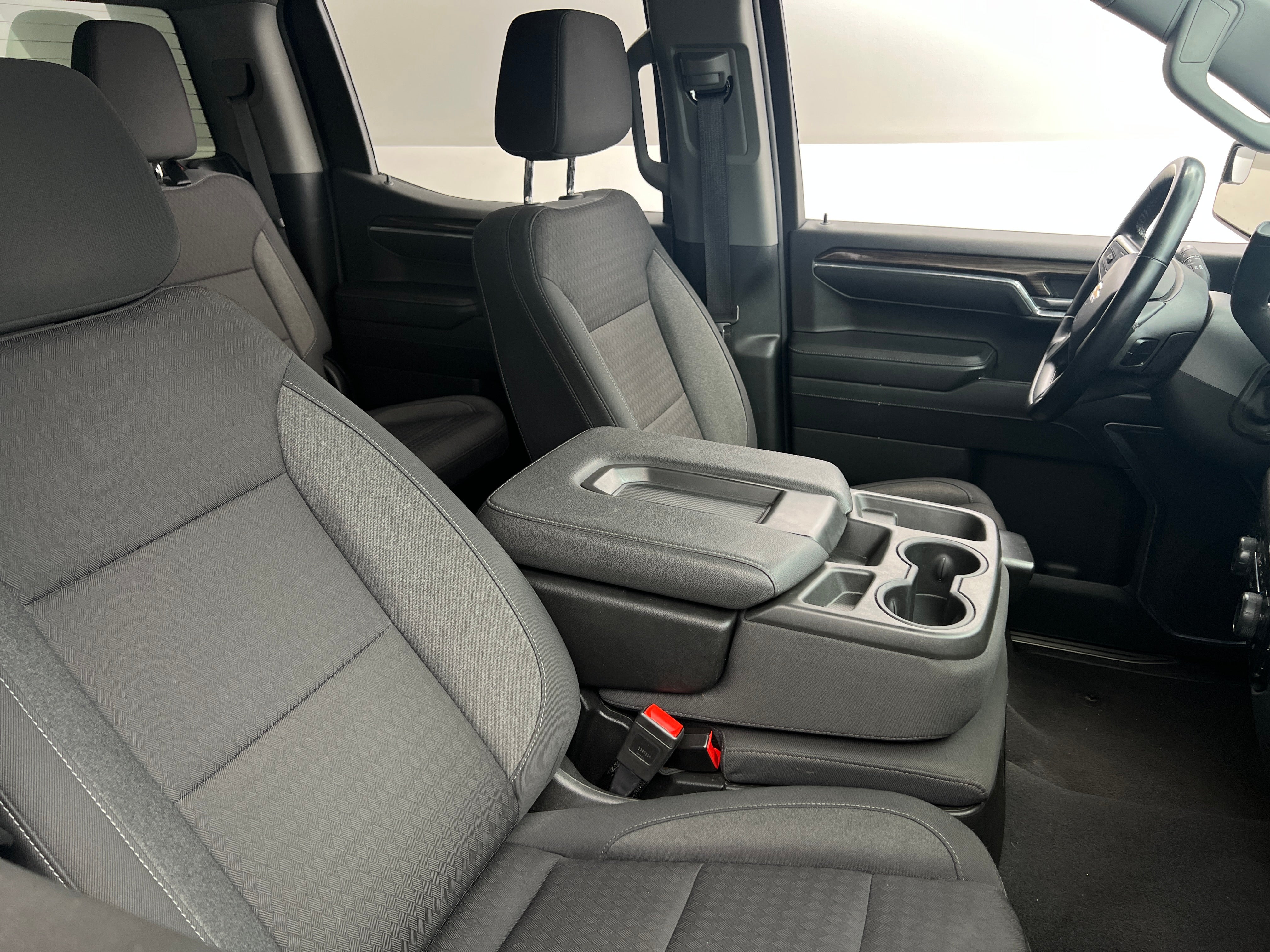 2023 Chevrolet Silverado 1500 LT 2