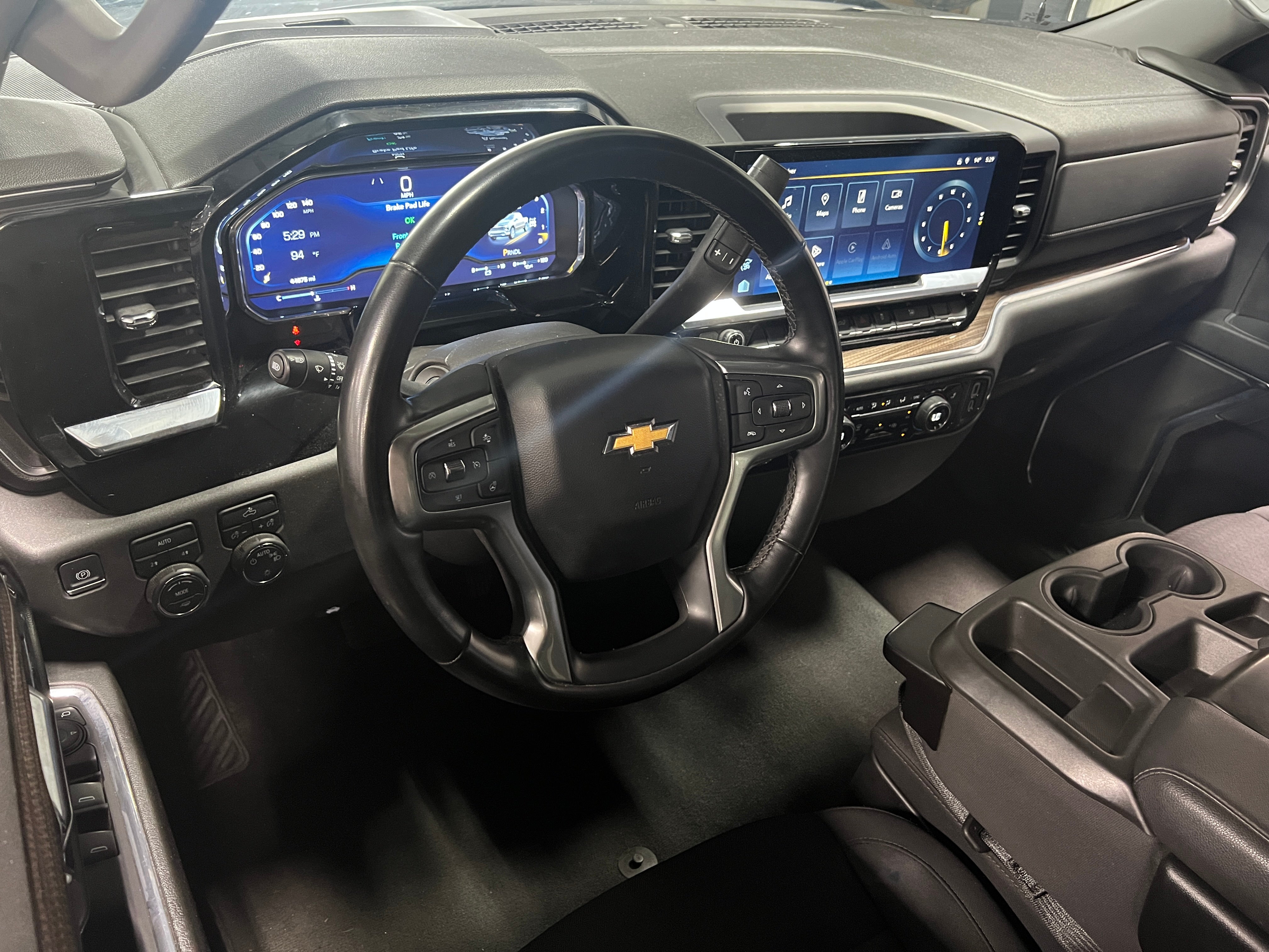 2023 Chevrolet Silverado 1500 LT 3