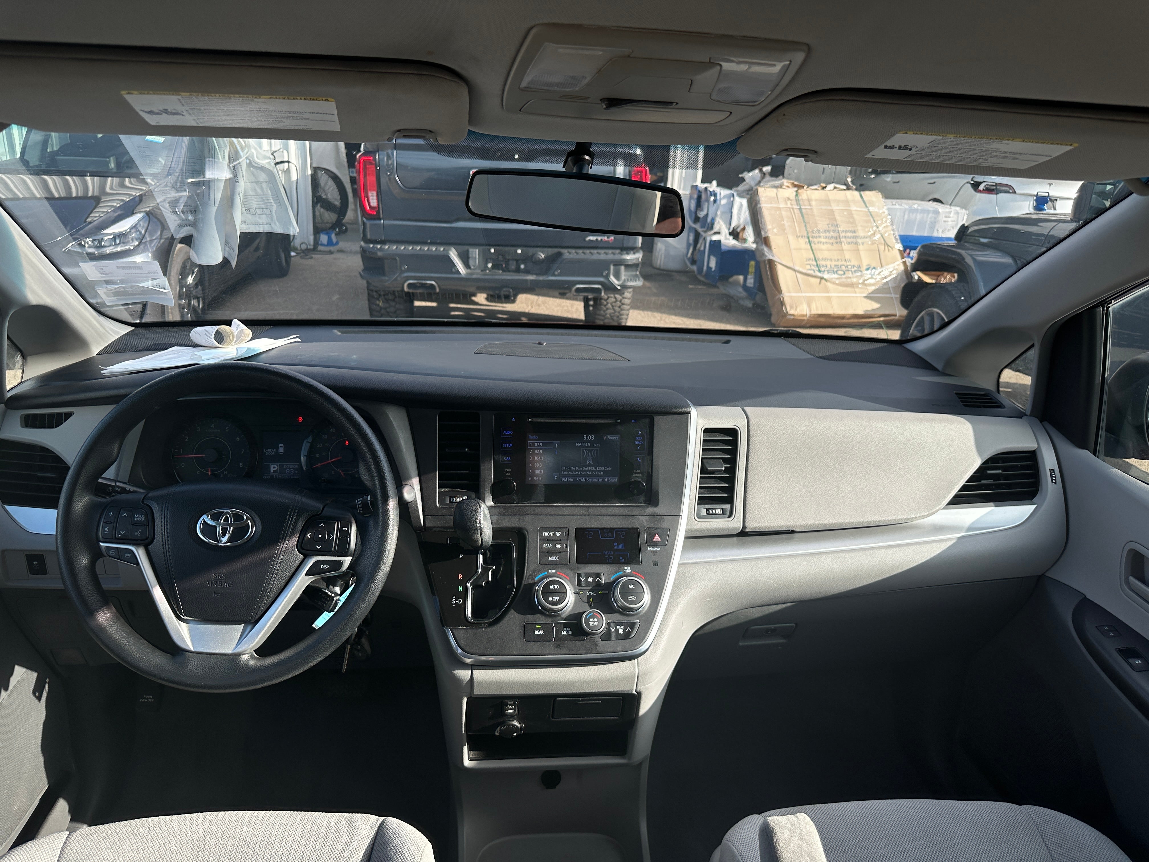 2017 Toyota Sienna L 3