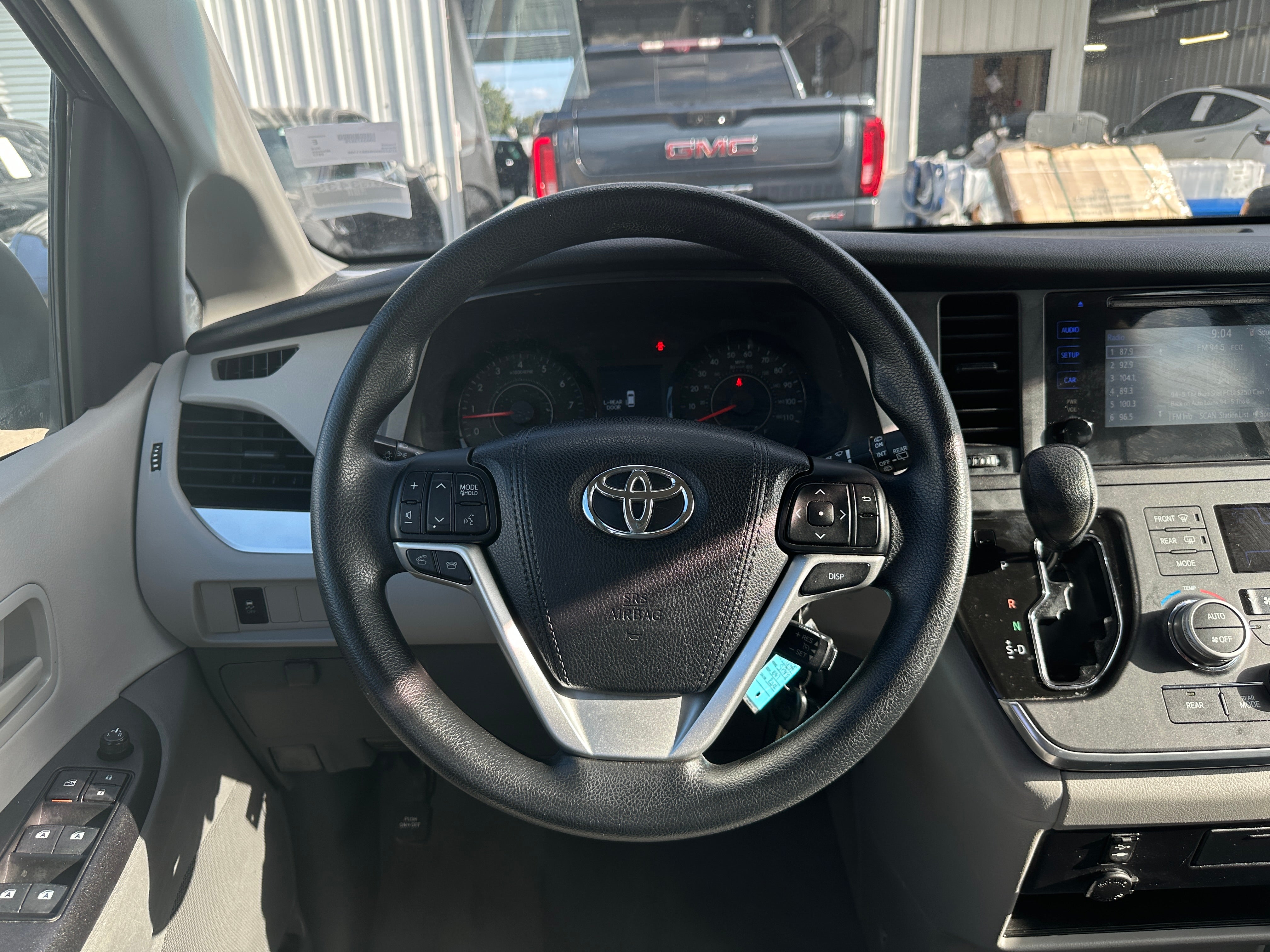 2017 Toyota Sienna L 5