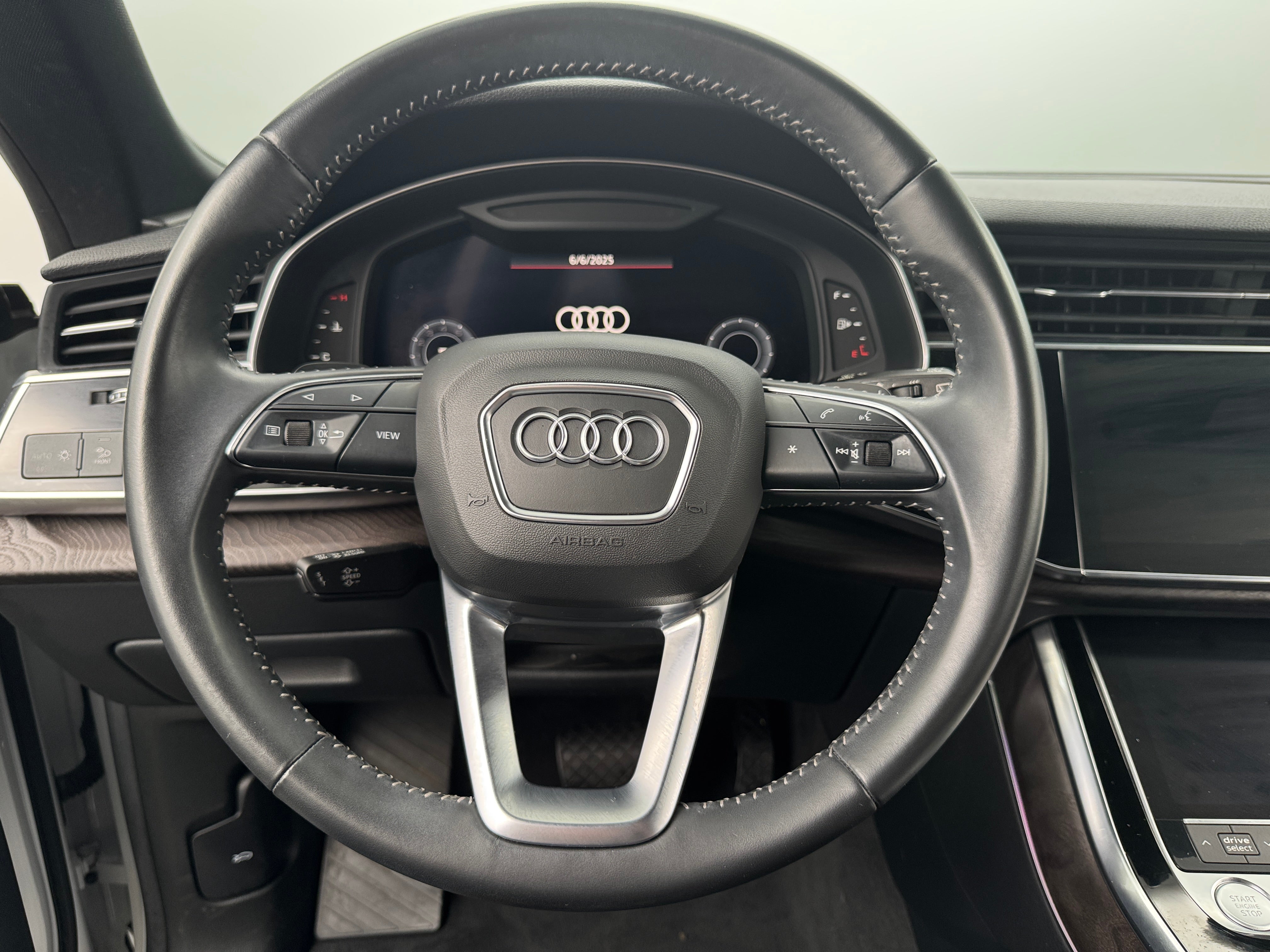 Thumbnail: 2020 Audi Q8 - 4
