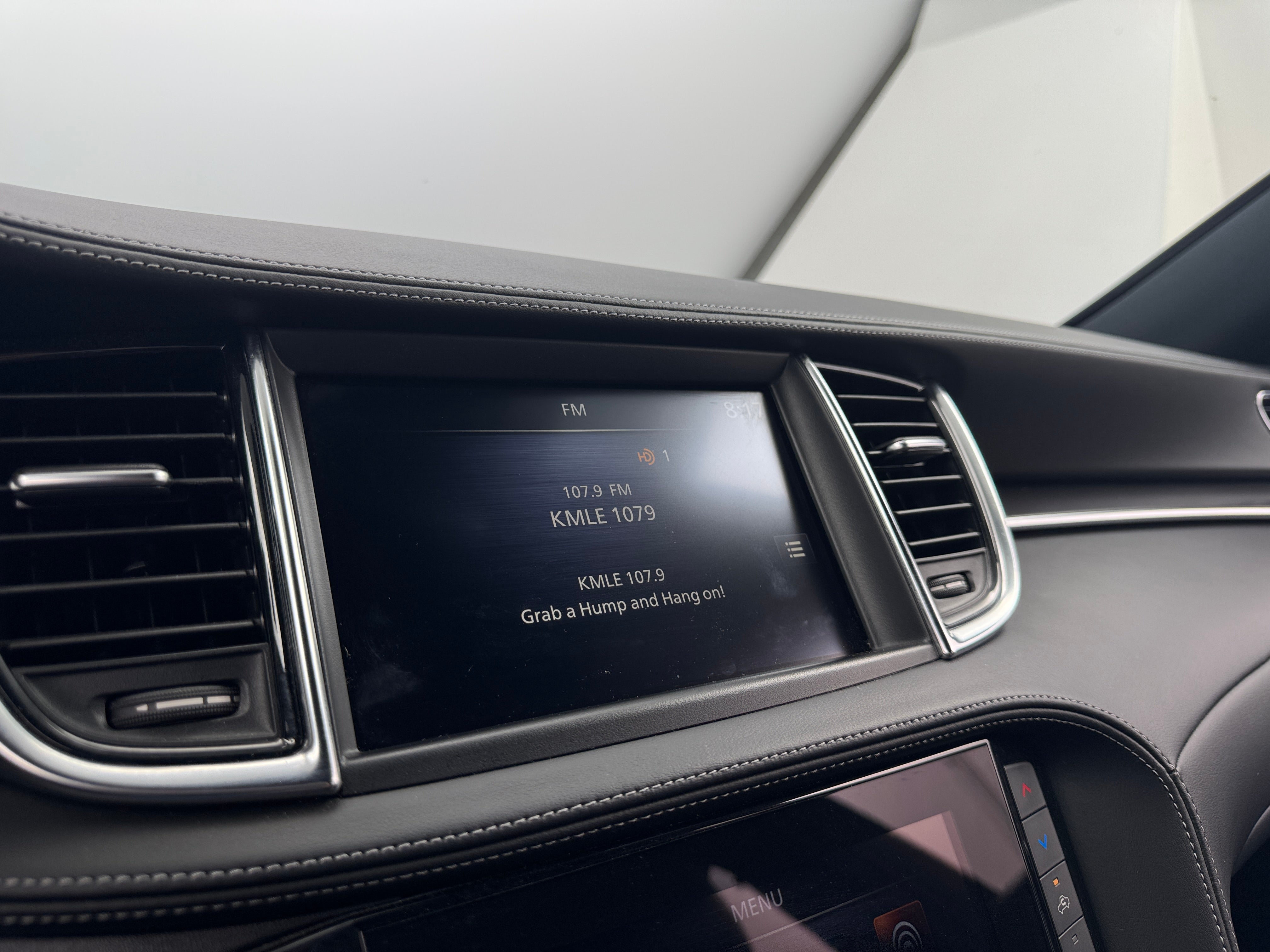 2023 INFINITI QX55 Luxe 3