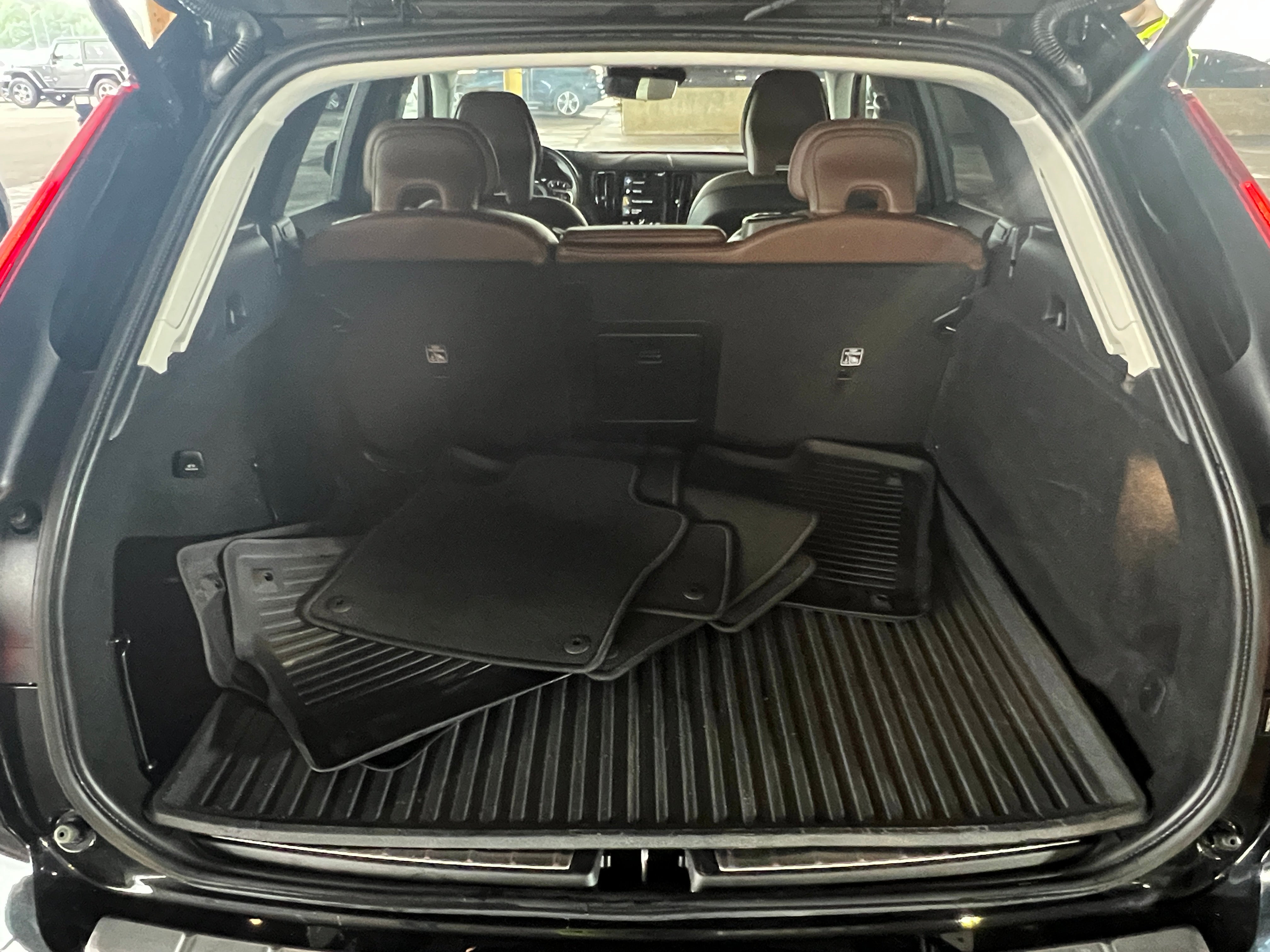 2019 Volvo XC60 T6 Momentum 6
