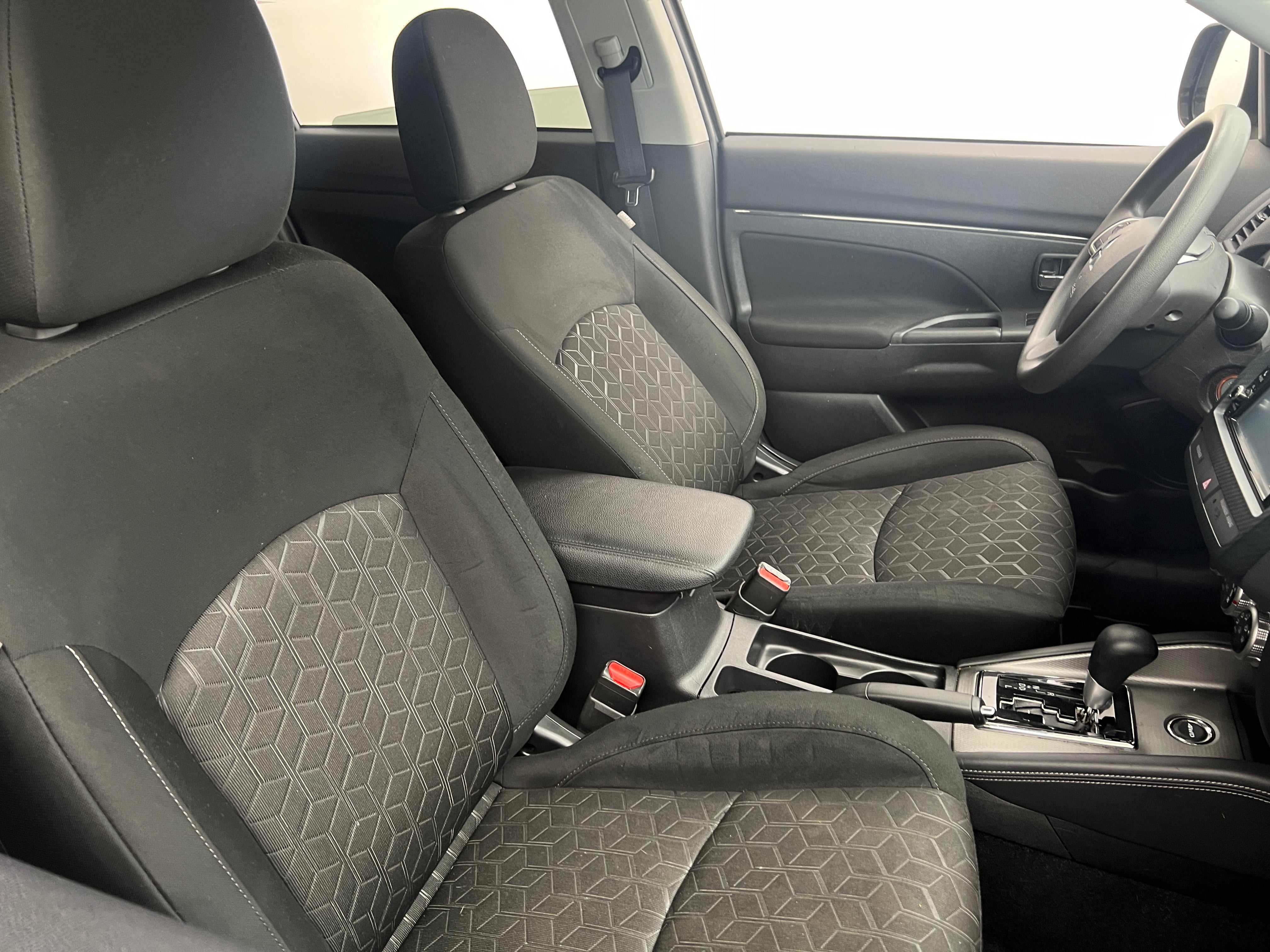 2024 Mitsubishi Outlander Sport ES 2