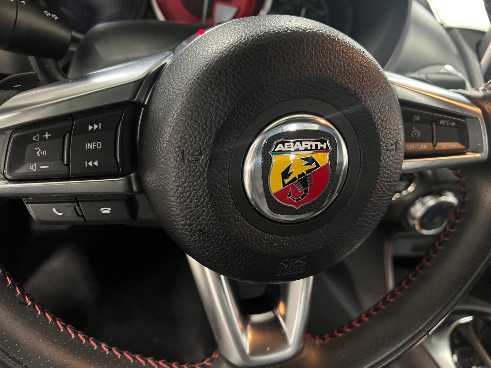 Thumbnail: 2019 Fiat 124 Spider - 4