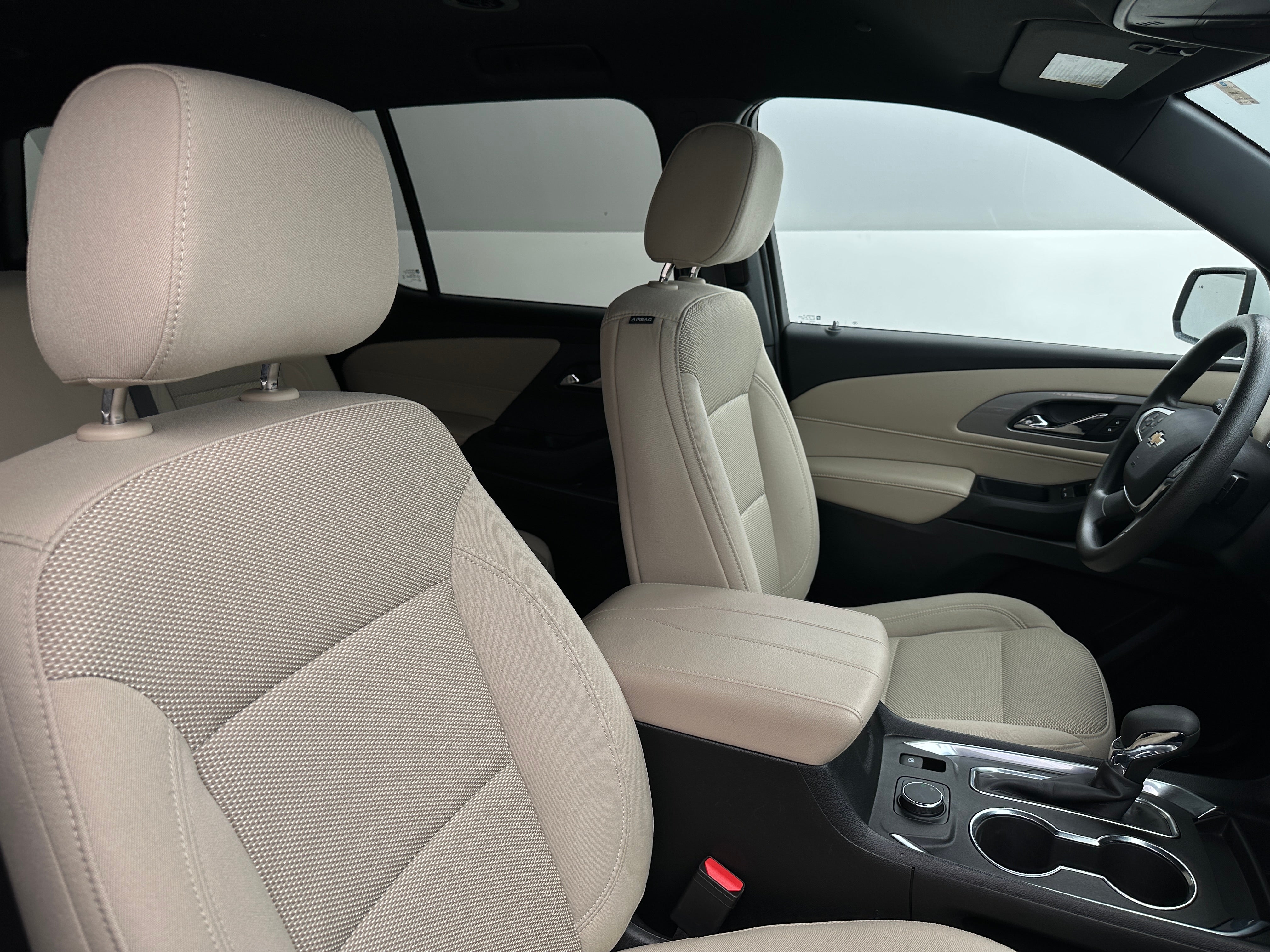 2023 Chevrolet Traverse LS 2