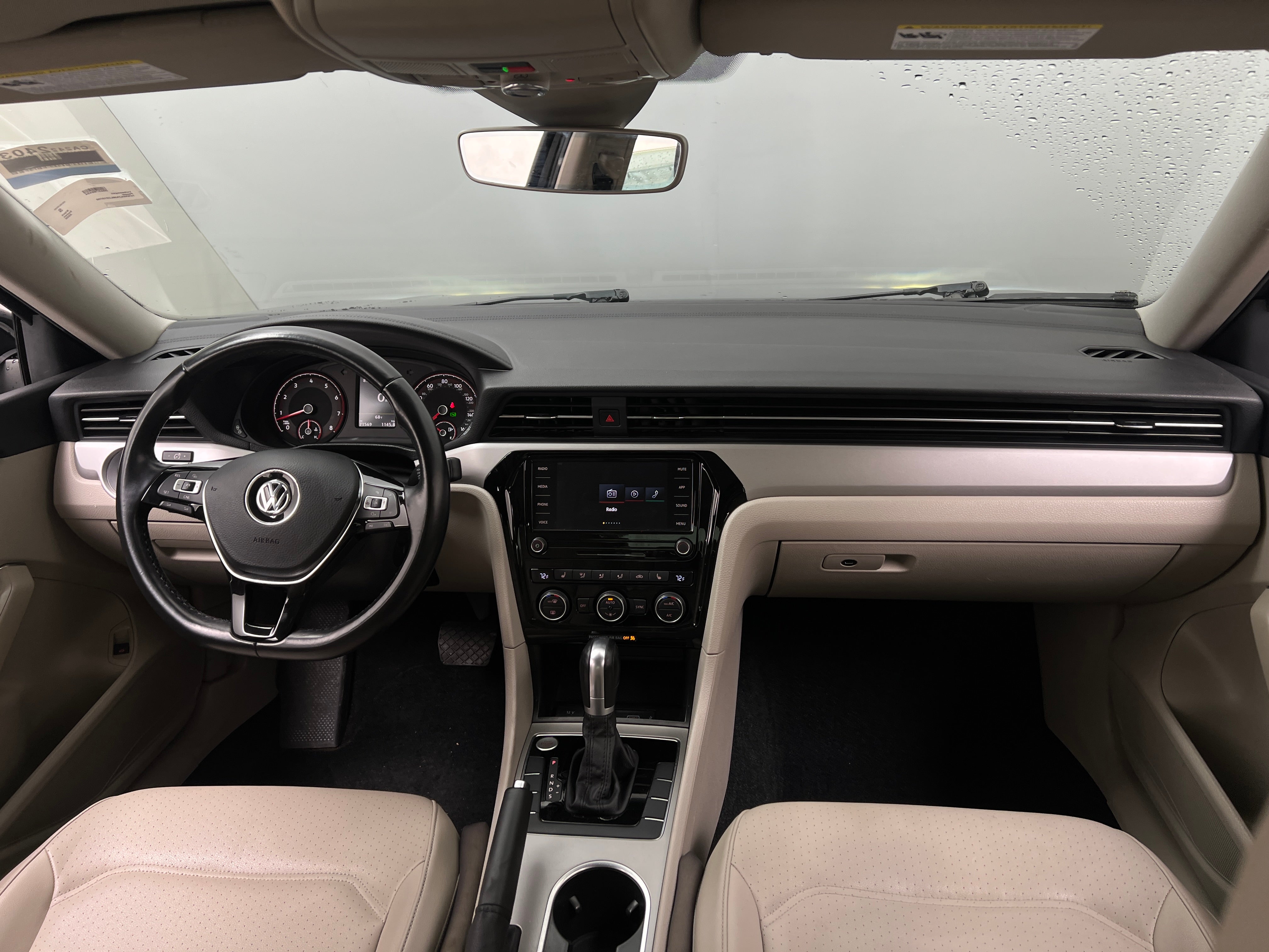 2020 Volkswagen Passat SE 2