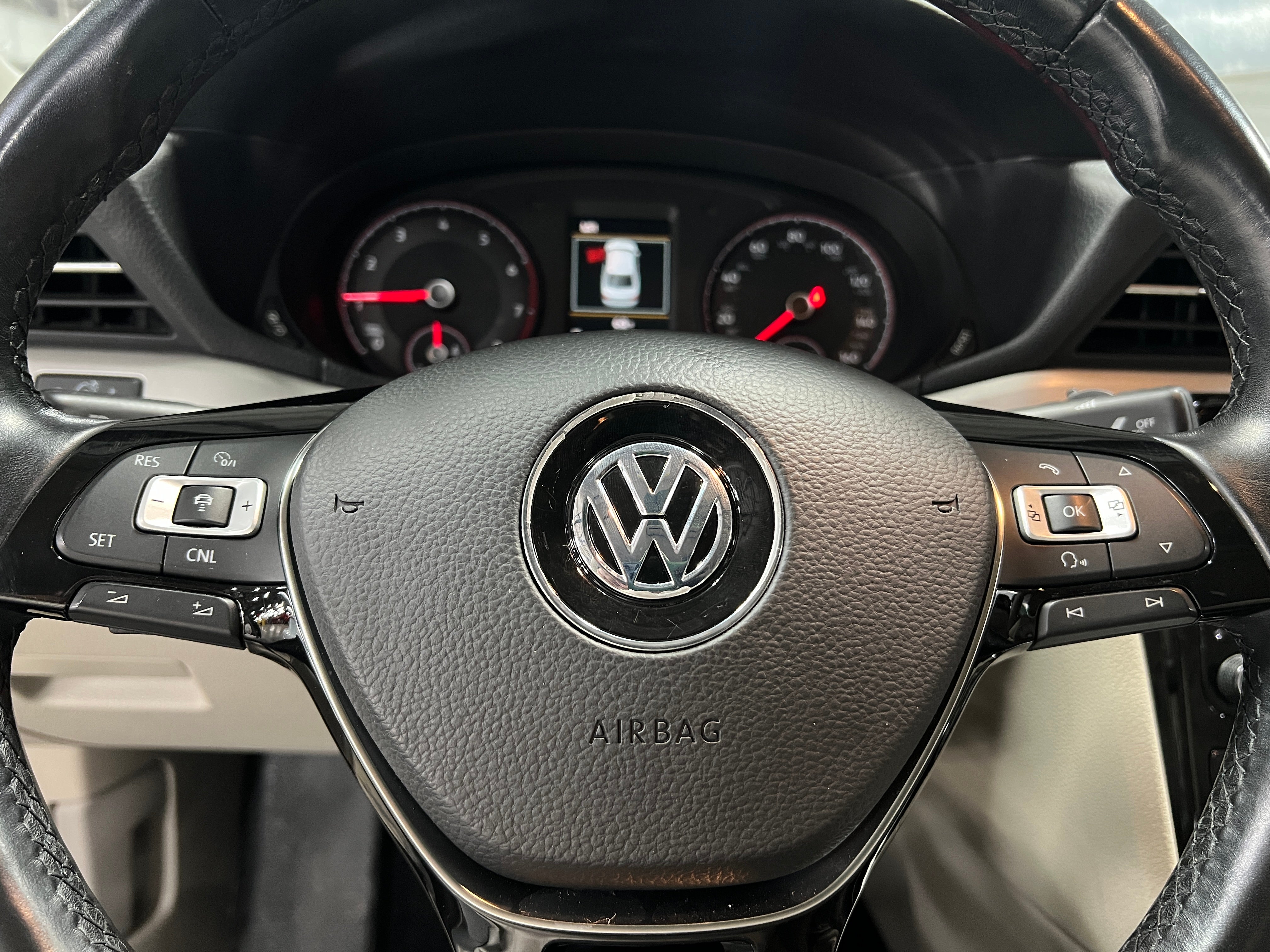 2020 Volkswagen Passat SE 4