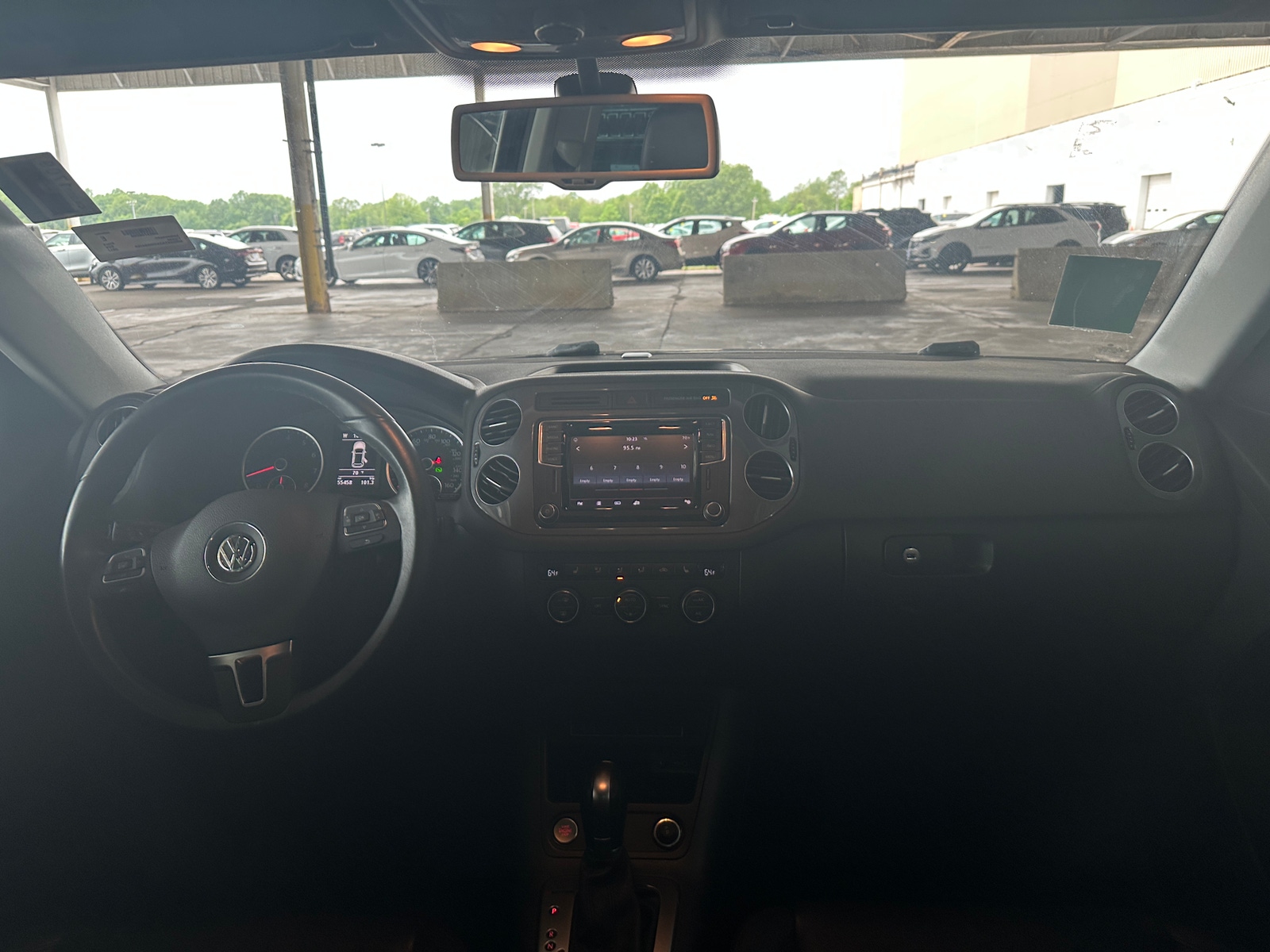 Thumbnail: 2017 Volkswagen Tiguan - 2