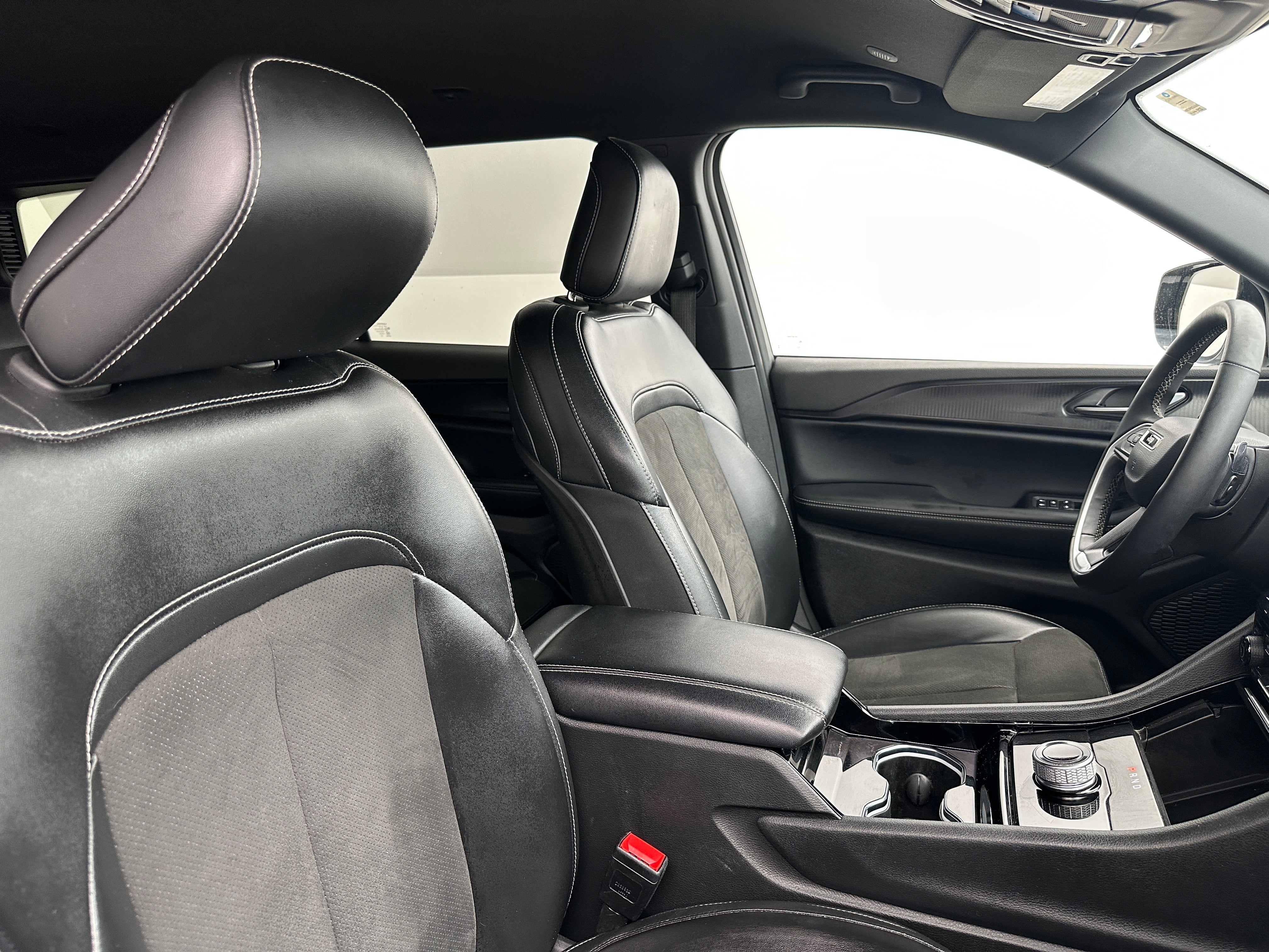 2023 Jeep Grand Cherokee L Altitude 2