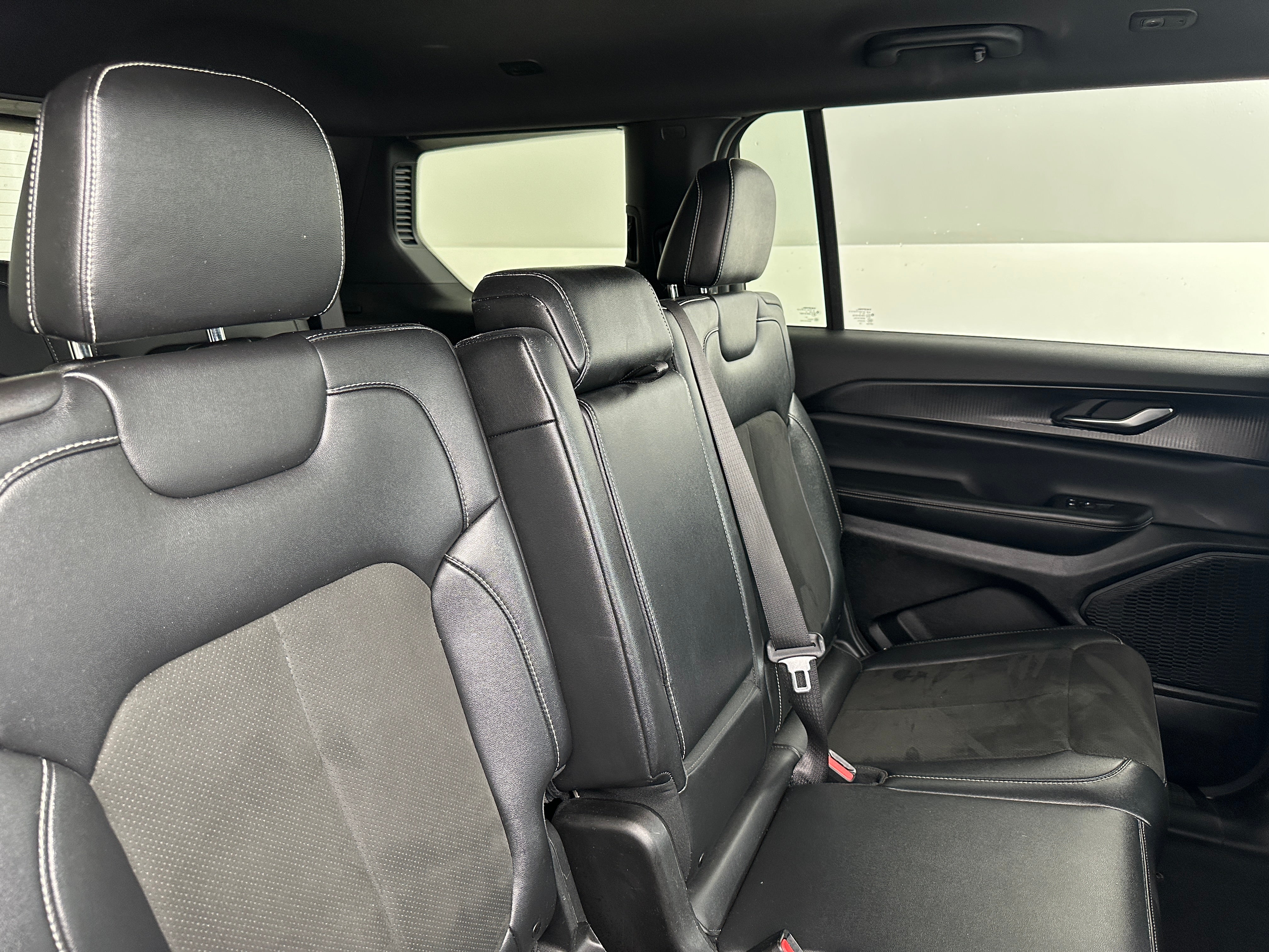 2023 Jeep Grand Cherokee L Altitude 6