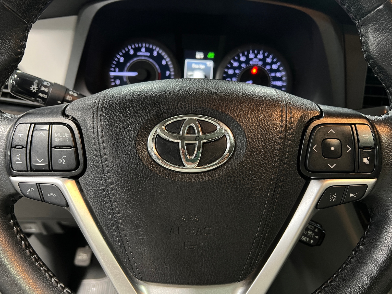 Thumbnail: 2020 Toyota Sienna - 4