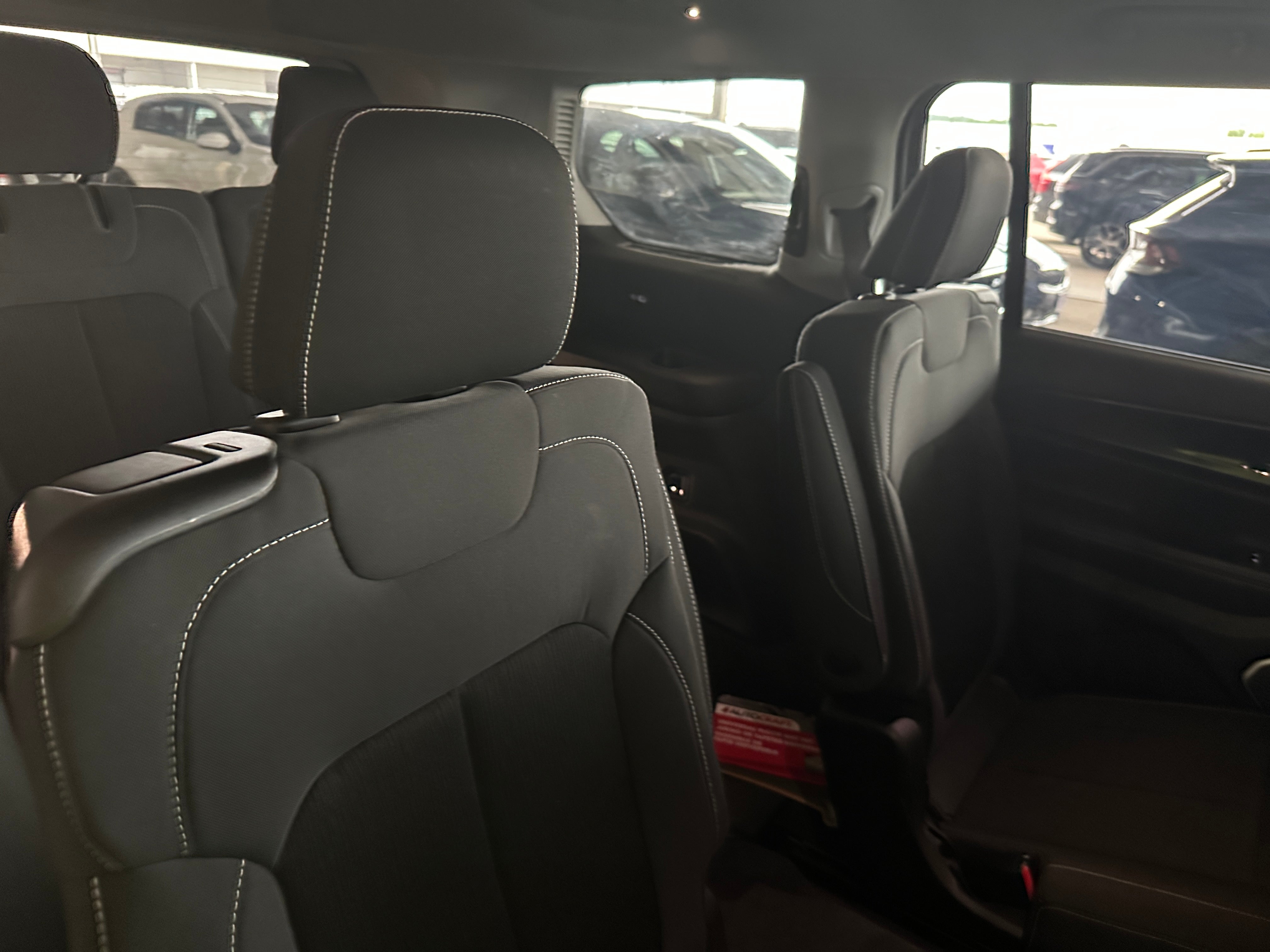 2022 Jeep Grand Cherokee L Laredo 6