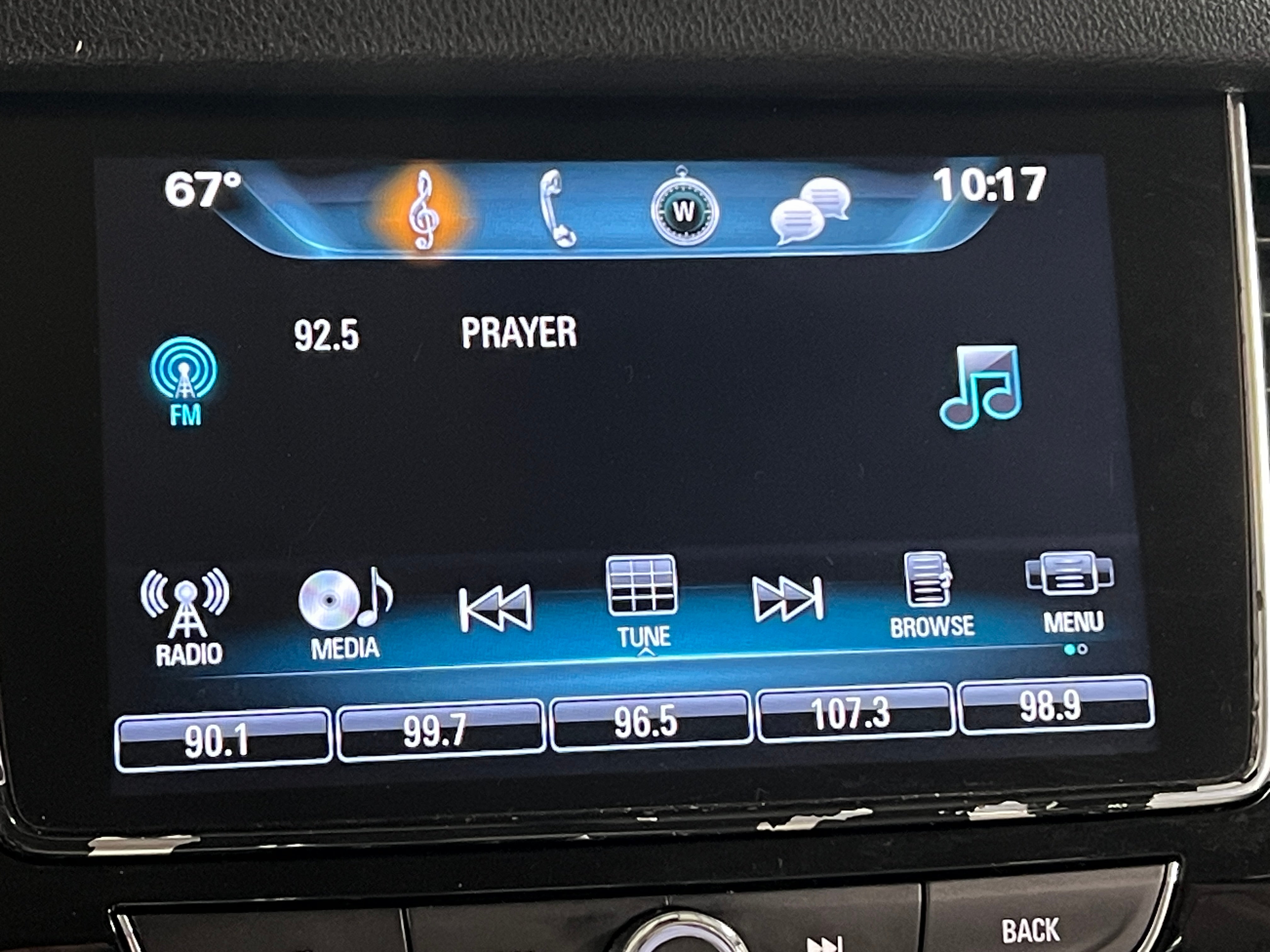 2017 Buick Encore Essence 3