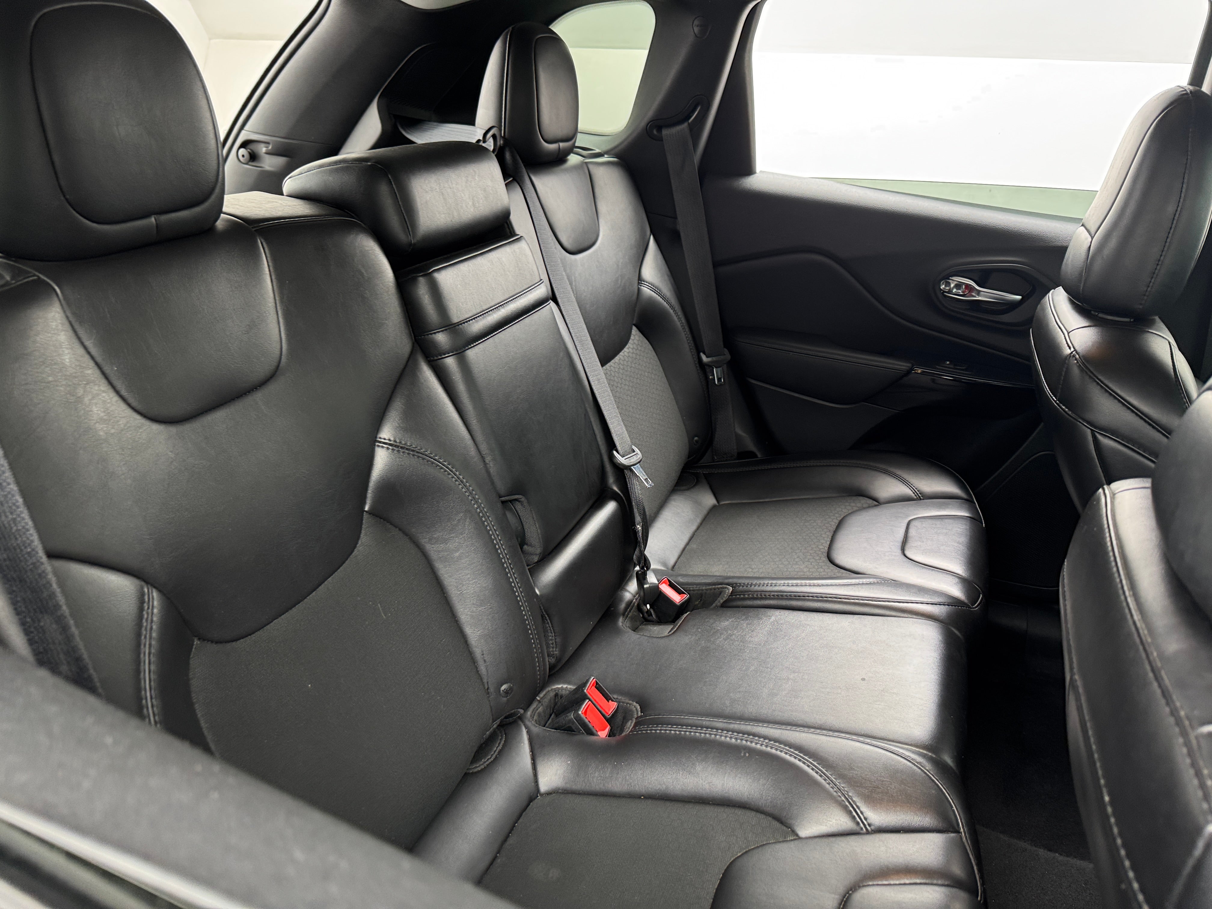 2019 Jeep Cherokee Altitude 5