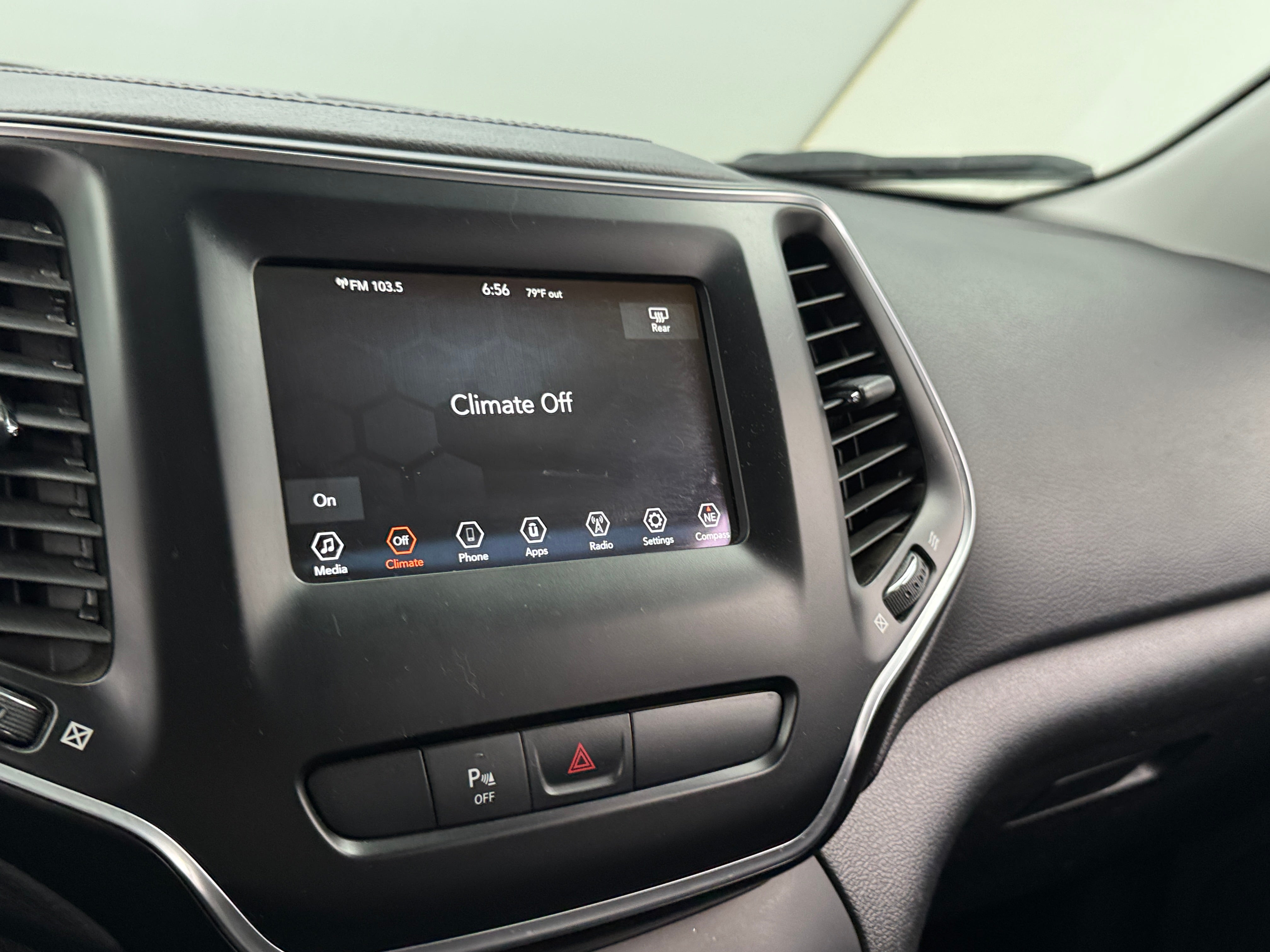 2019 Jeep Cherokee Altitude 3