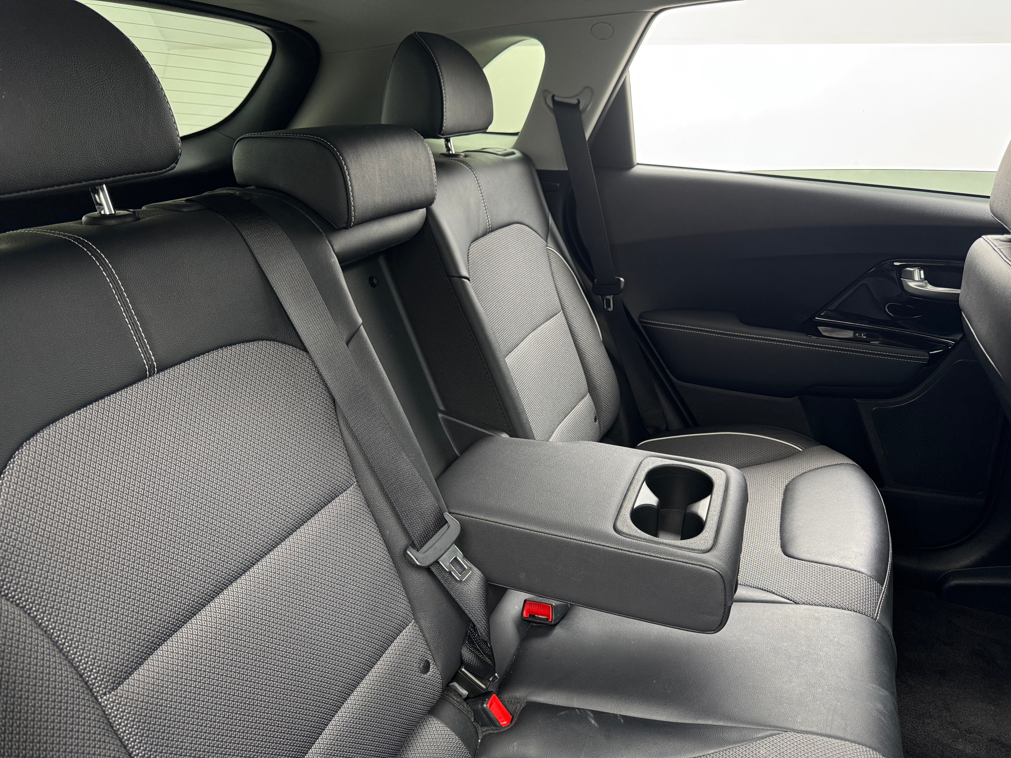 2022 Kia Niro EX 5