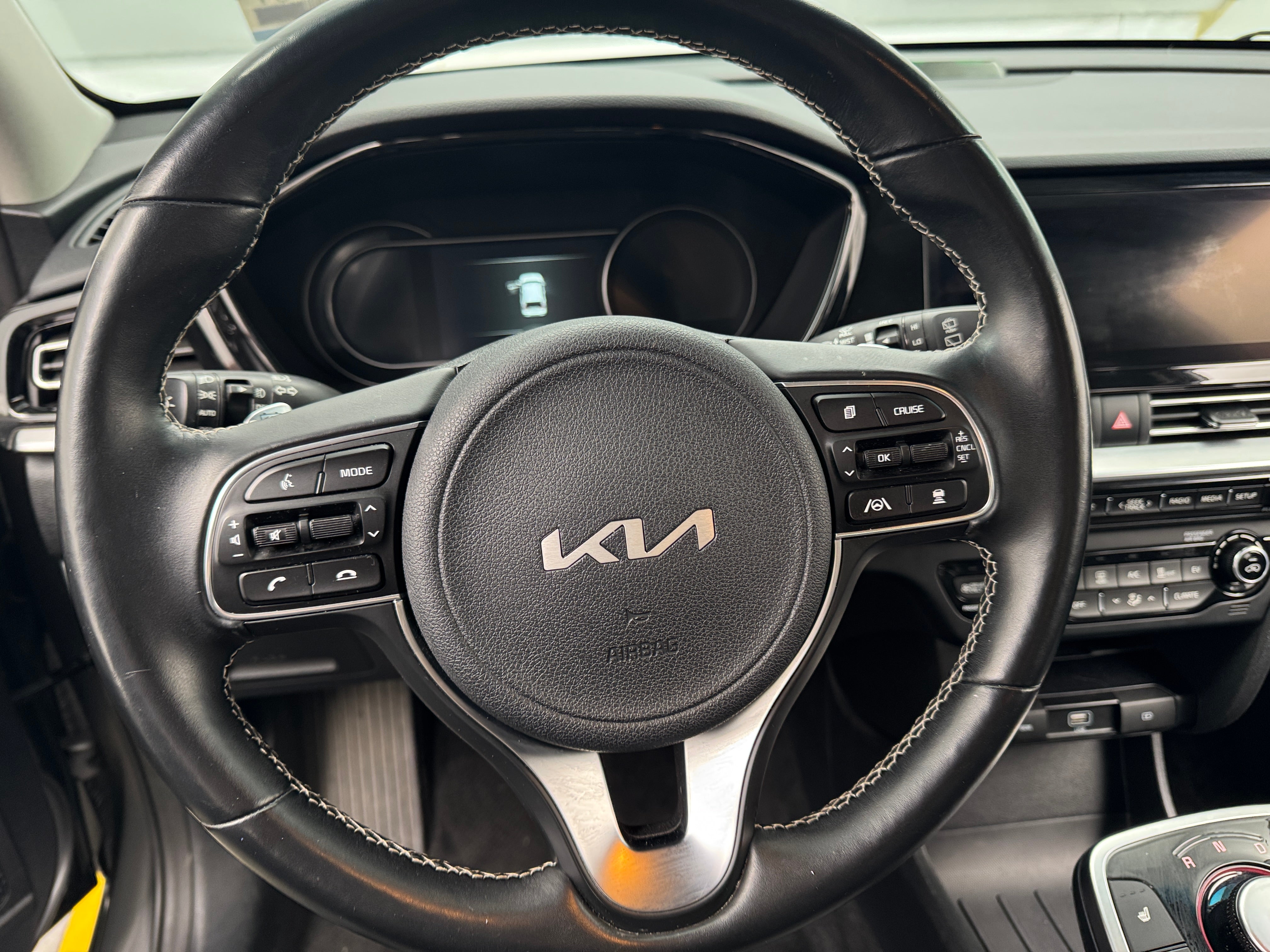 2022 Kia Niro EX 4