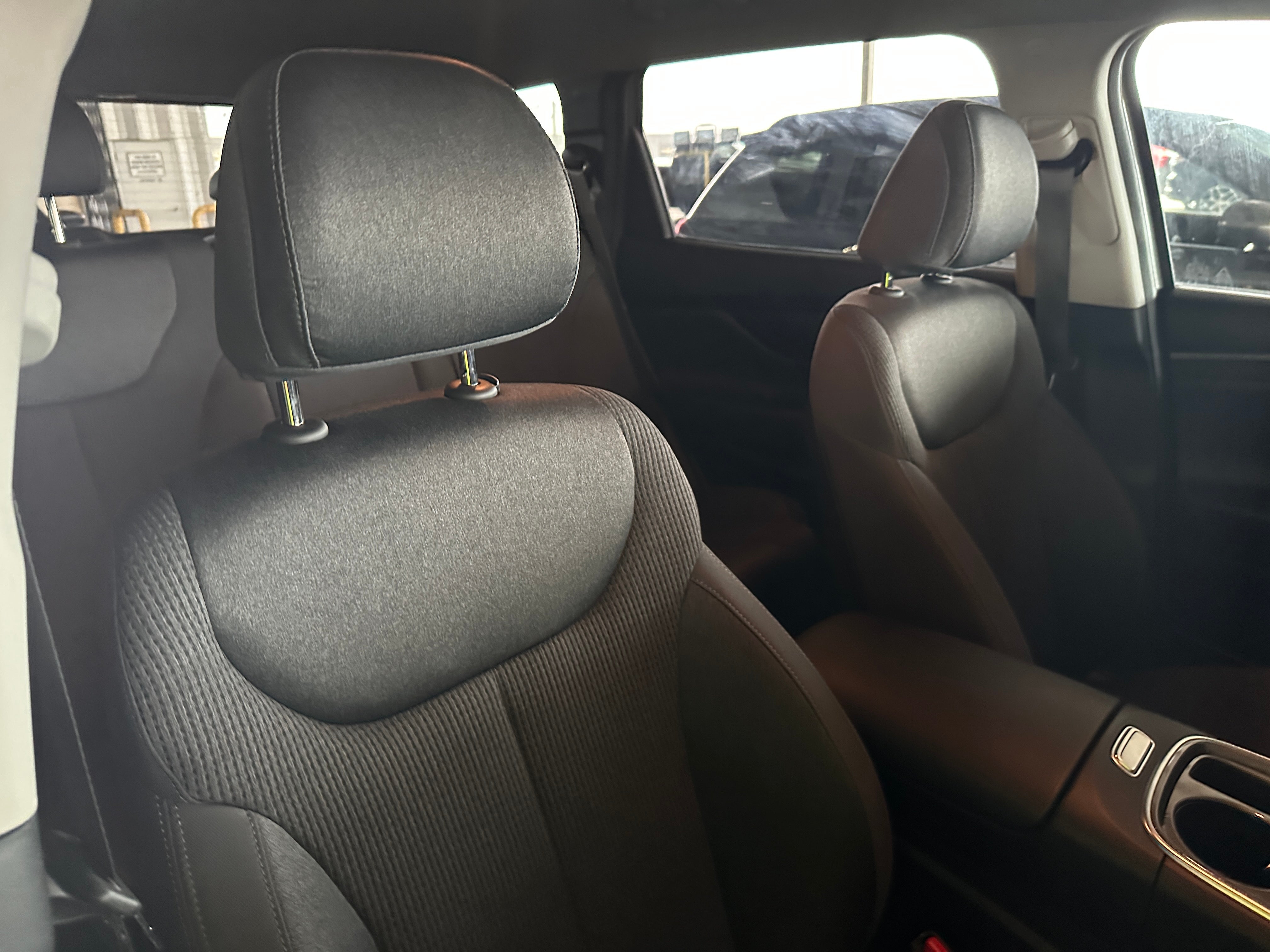 2022 Hyundai Santa Fe SEL 2