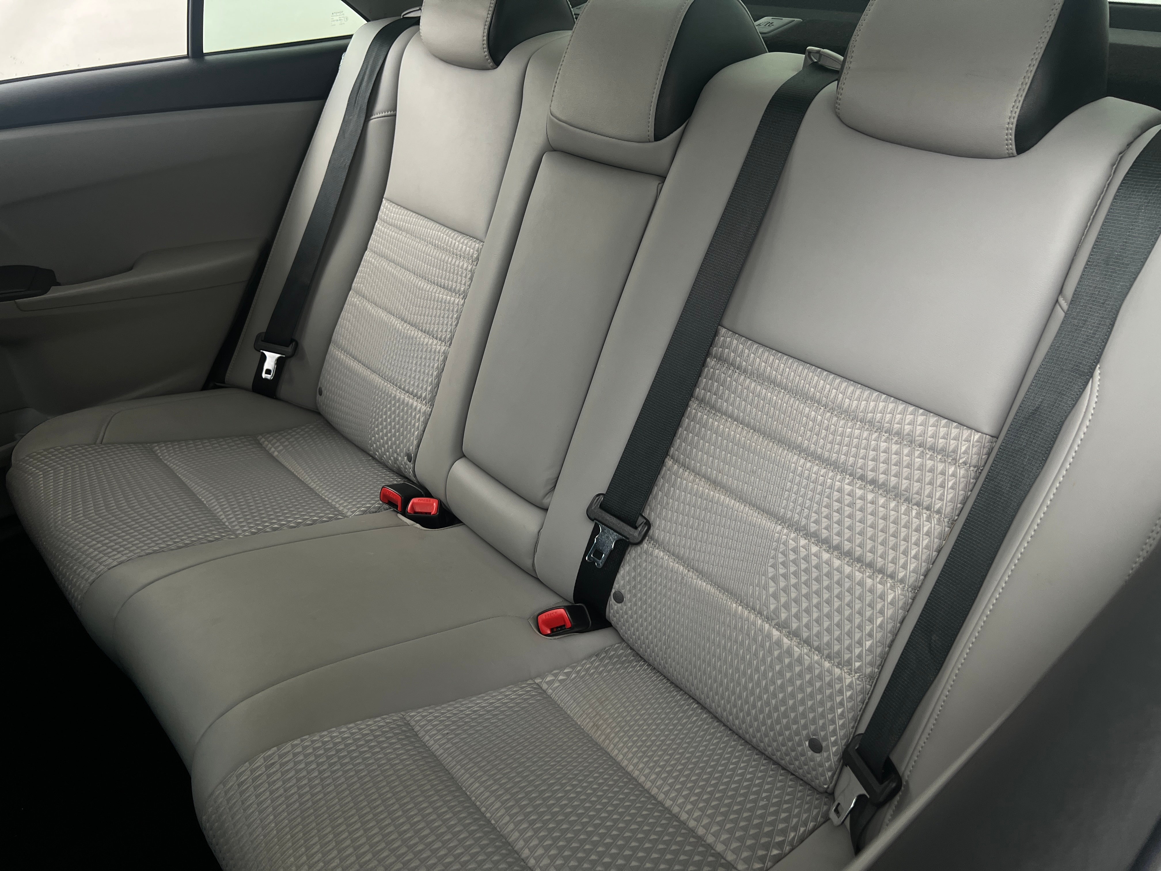 2015 Toyota Camry SE 6