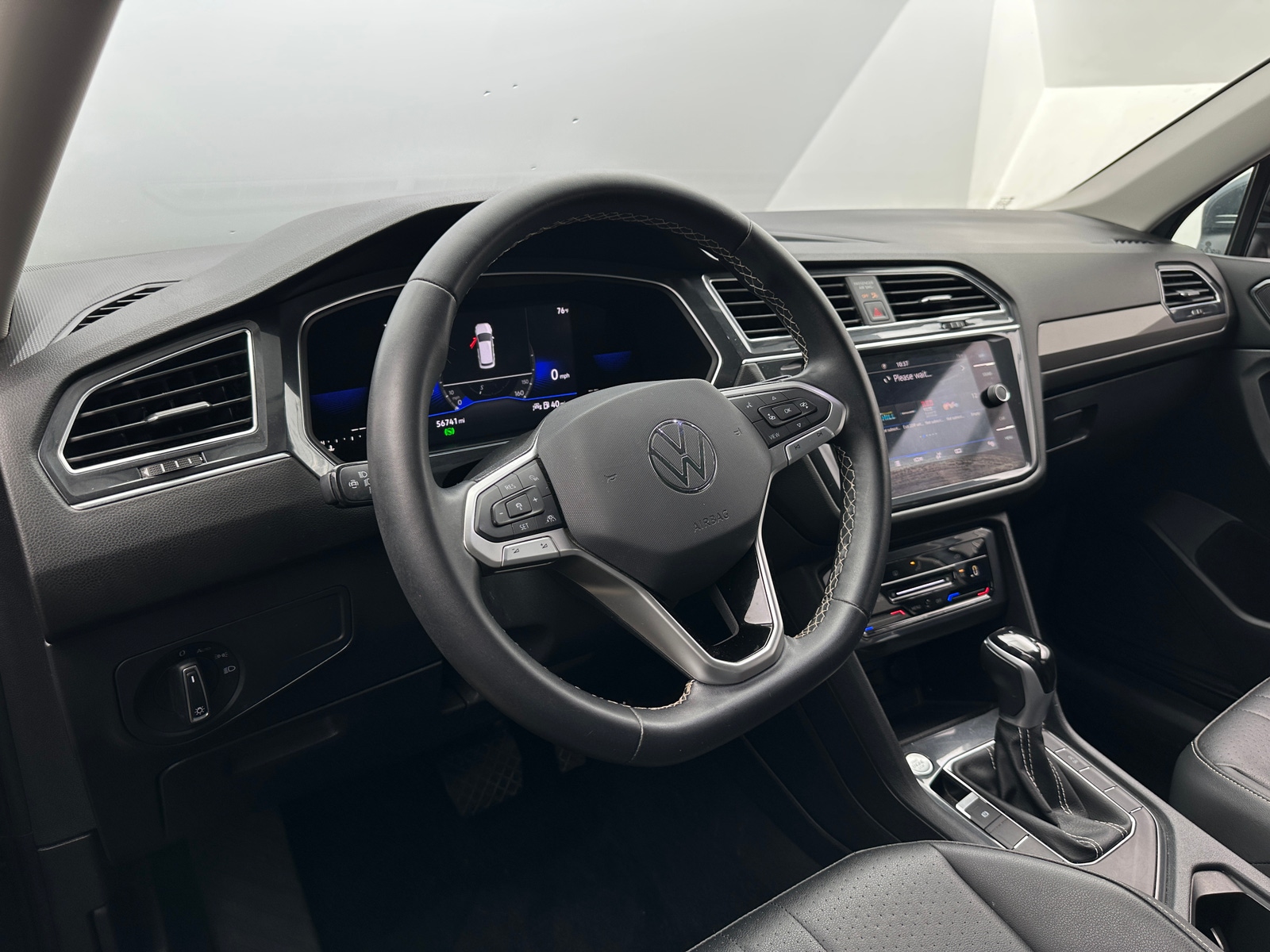 Thumbnail: 2023 Volkswagen Tiguan - 2
