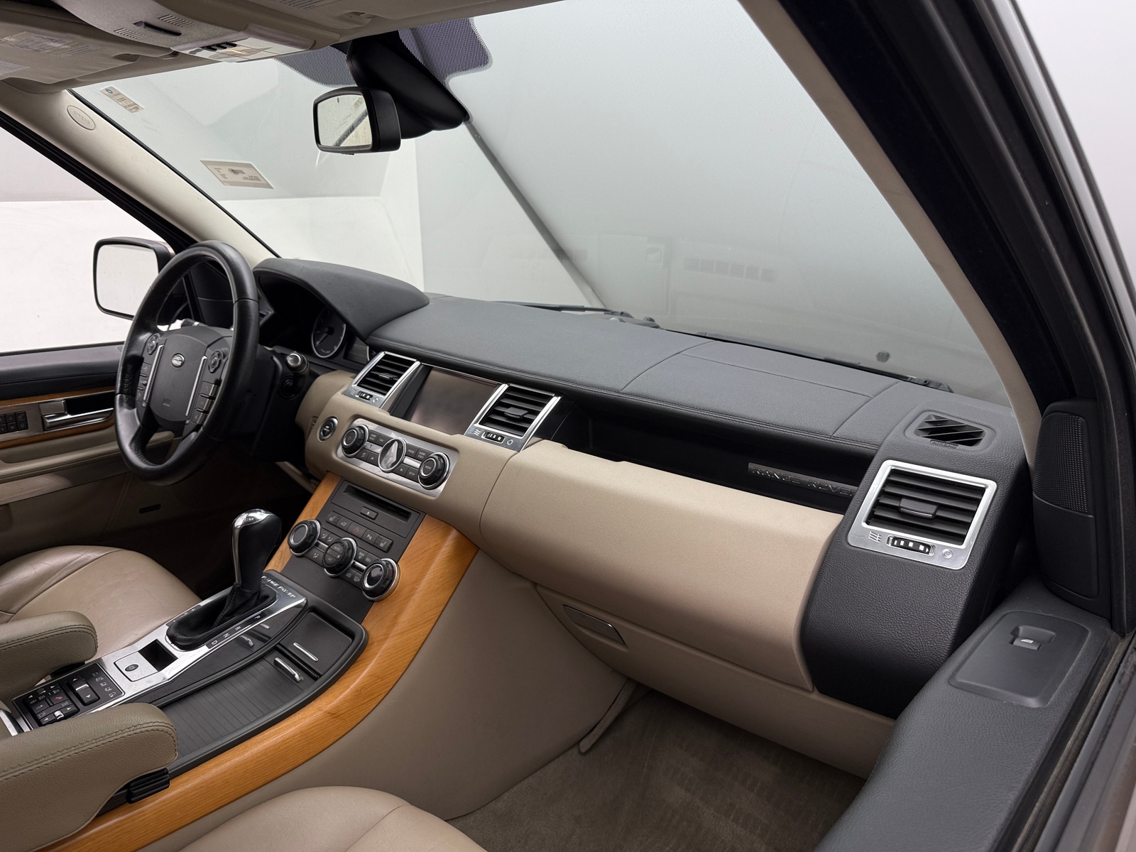Thumbnail: 2012 Land Rover Range Rover Sport - 2