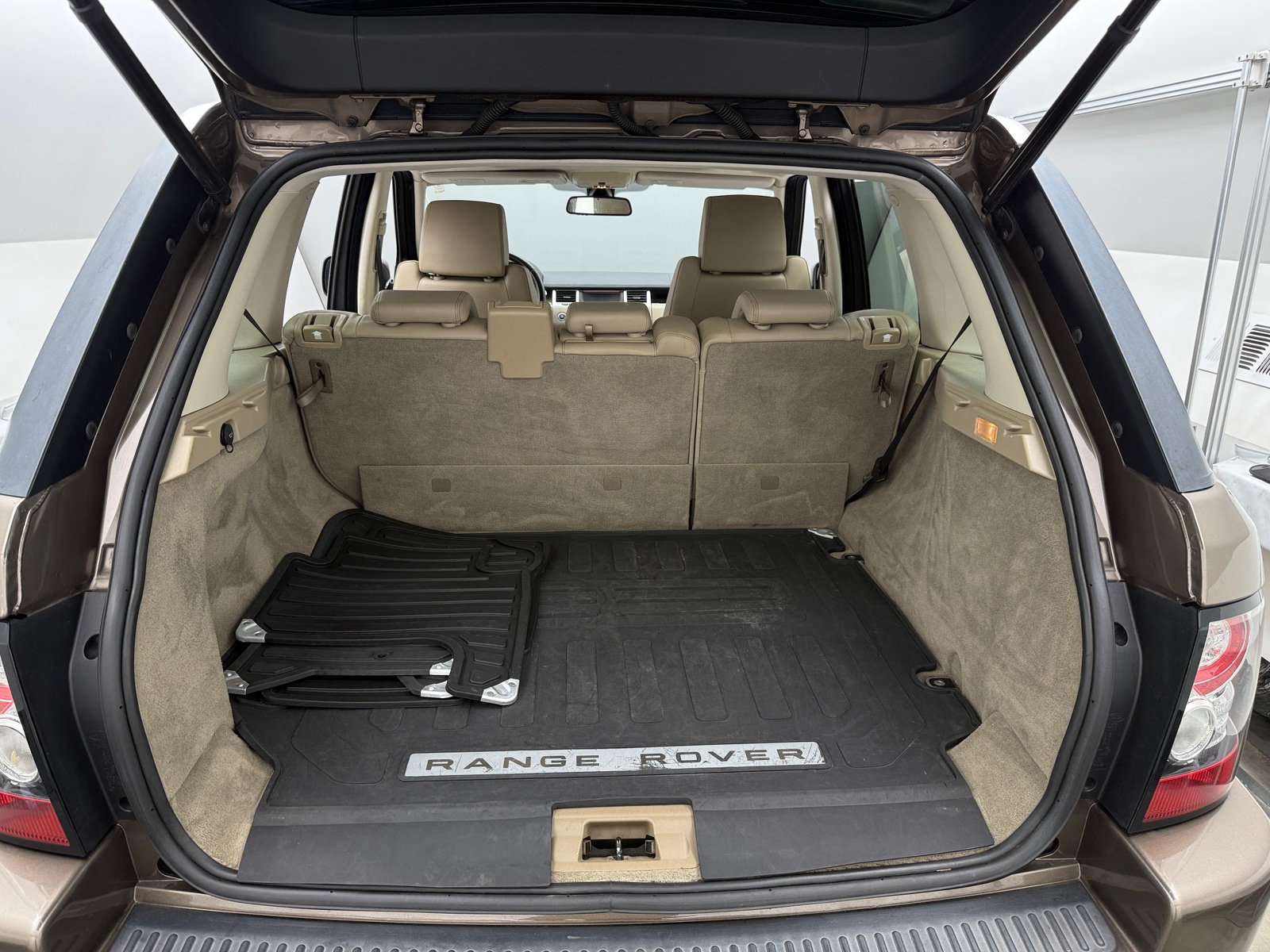 Thumbnail: 2012 Land Rover Range Rover Sport - 6