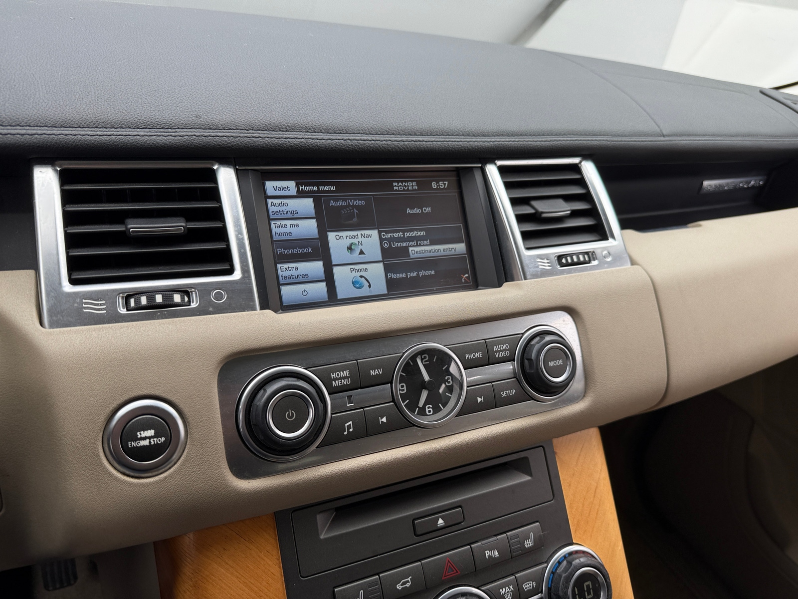 Thumbnail: 2012 Land Rover Range Rover Sport - 3